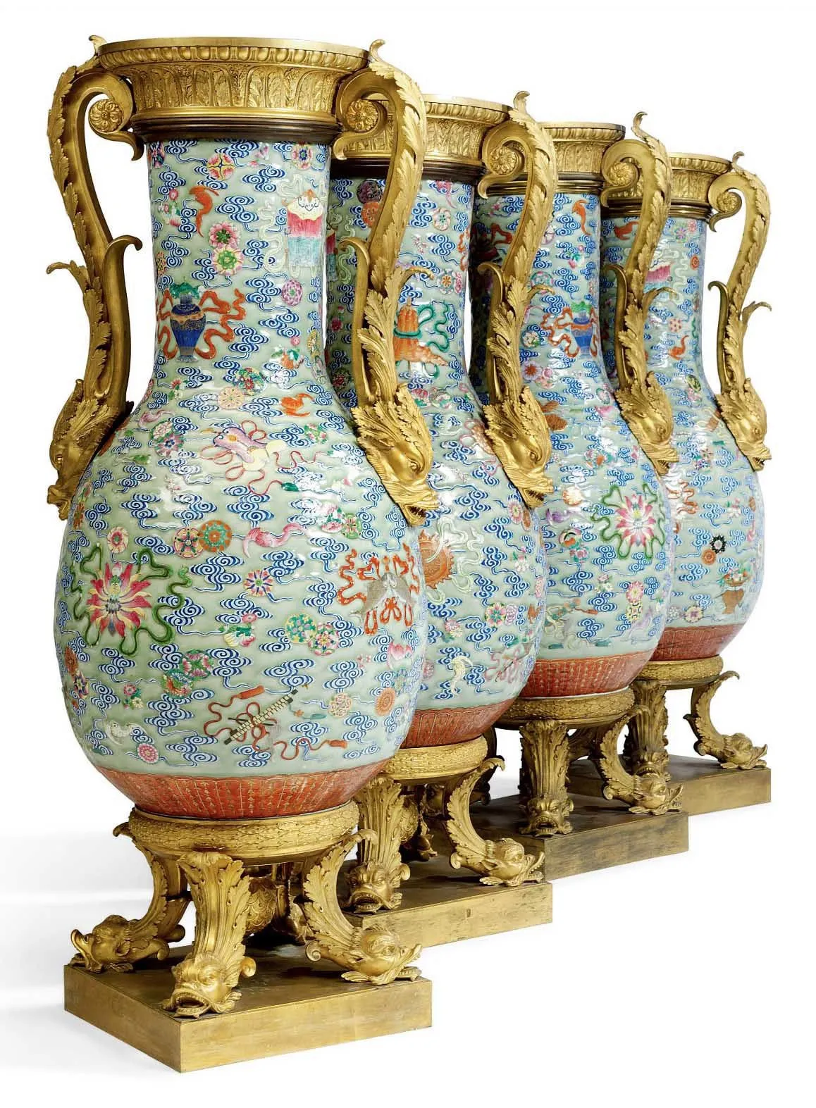 Wynn Al Marjan Island_Art Collection_Ormolu Vases_Need License