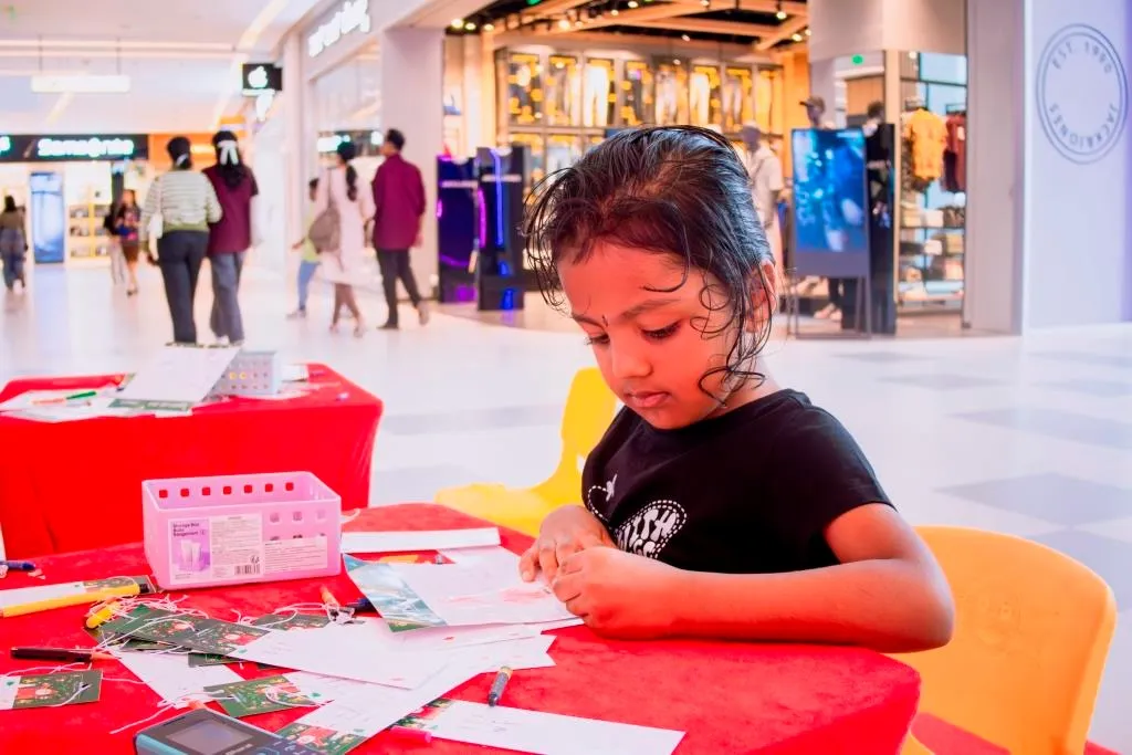 Christmas Shopping Festival & Rewards + Holiday Workshops - Image 1