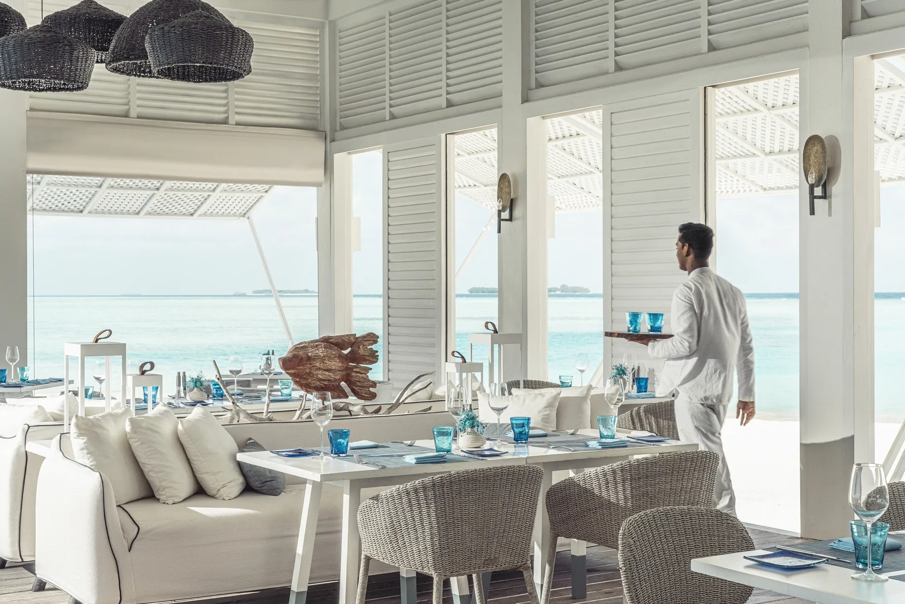 FS Landaa Giraavaru_Blu Beach Club Interior