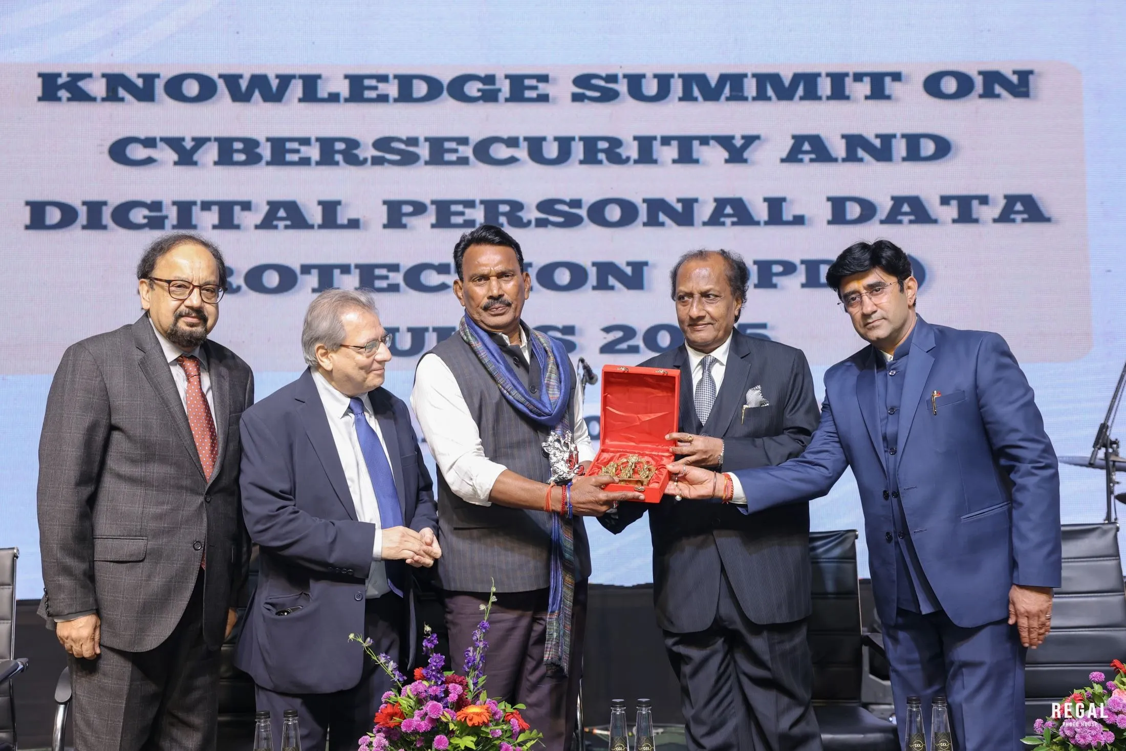 (L-R) Garish Oberoi, Hon. Secretary, FHRAI; Jimmy Shaw, President, HRAWI; Shri Tulsiram Silawat, Hon'ble Minister of Water Resources, Government of MP; Surendra Kumar Jaiswal, President, FHRAI; ; and Sumit Suri, P