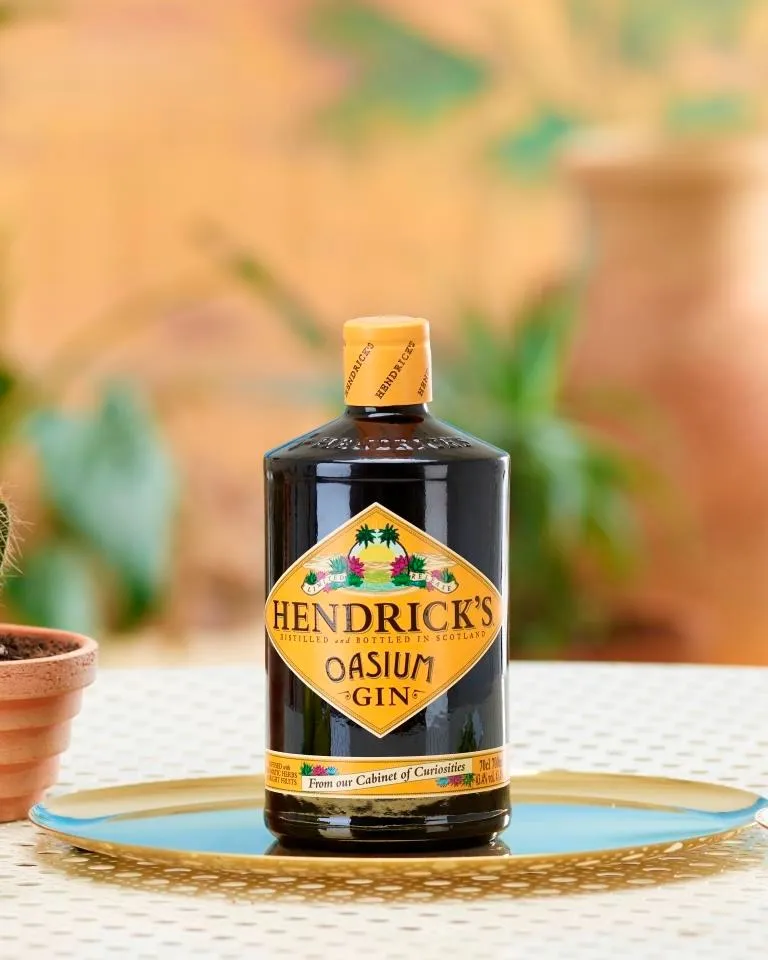 Hendrick_s Oasium_2025_Global_IMG_3452x4315__Portrait (1080x1350 ratio)