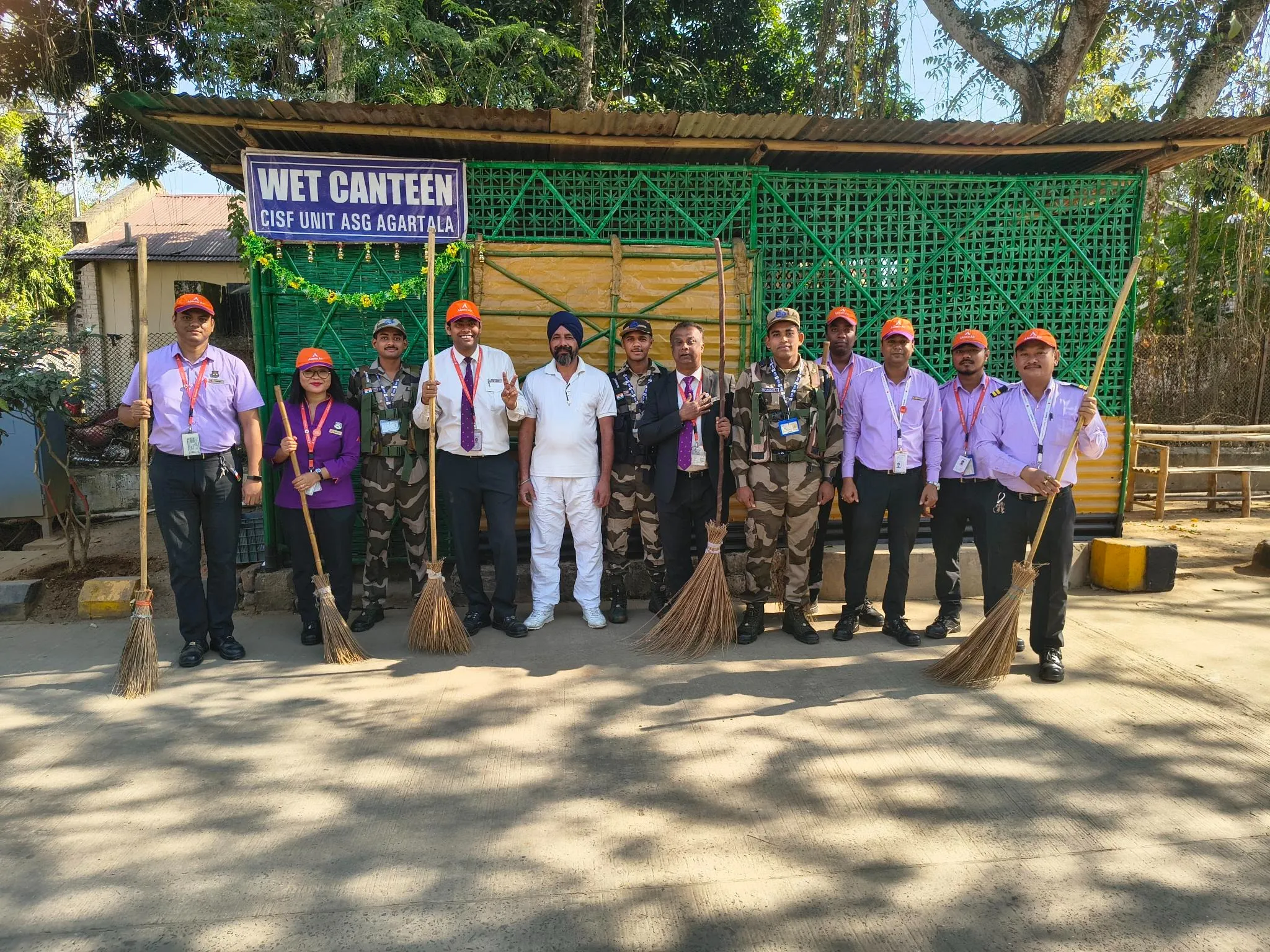 Akasa Air teams join hands with local stakeholders for a cleanliness drive supporting the Swachh Bharat Mission.