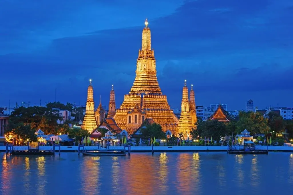 Bangkok- Wat Arun Rajwararam (วัดอรุณราชวราราม) -Kriengkrai Waiyakij (1)