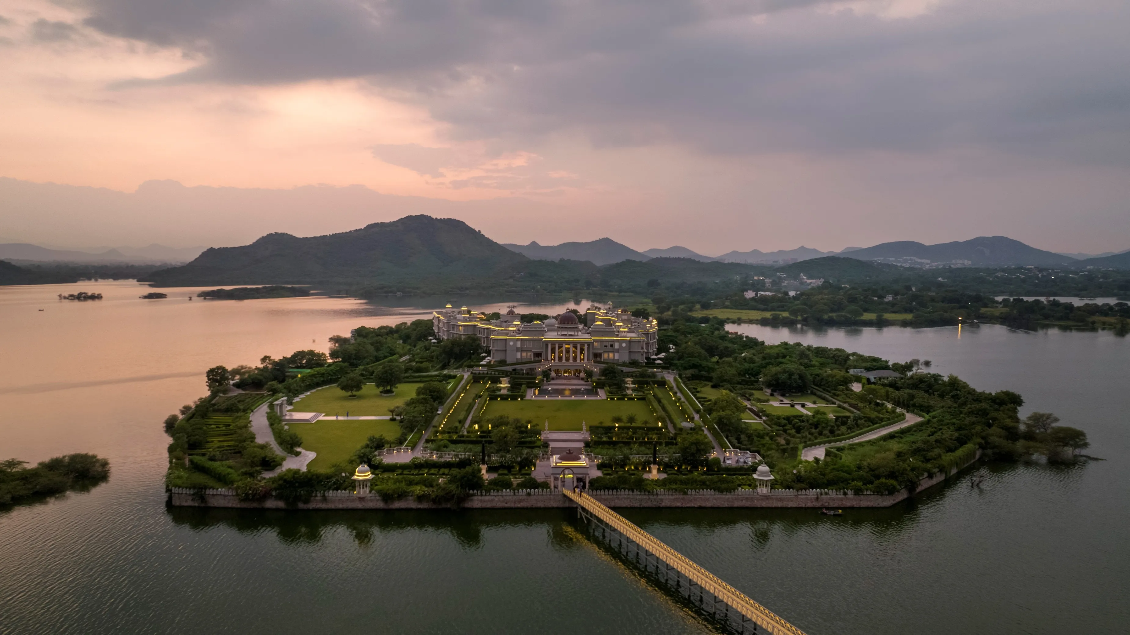 Raffles 2 (1) resize