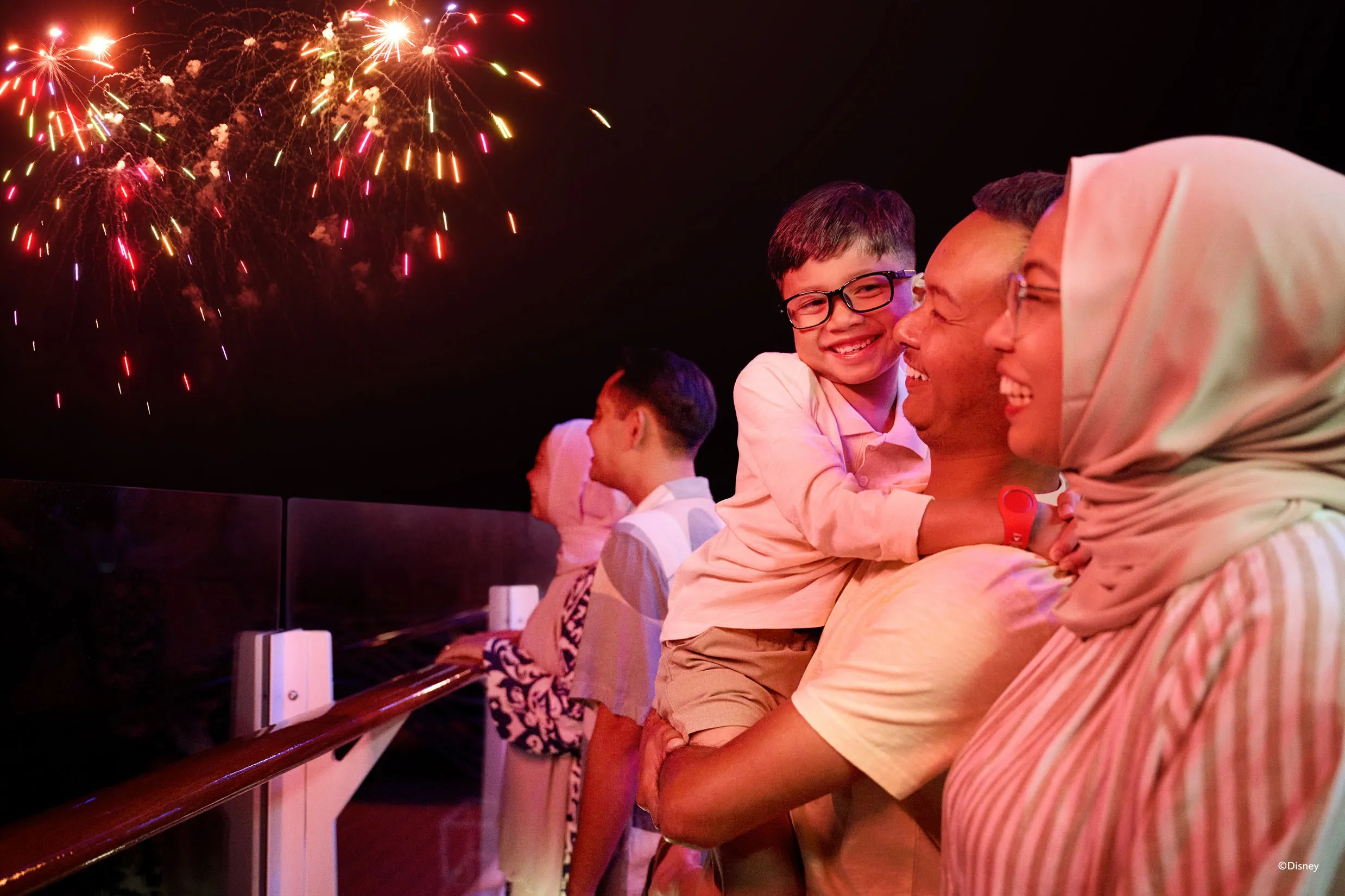 Disney Adventure - Fireworks at Sea 3