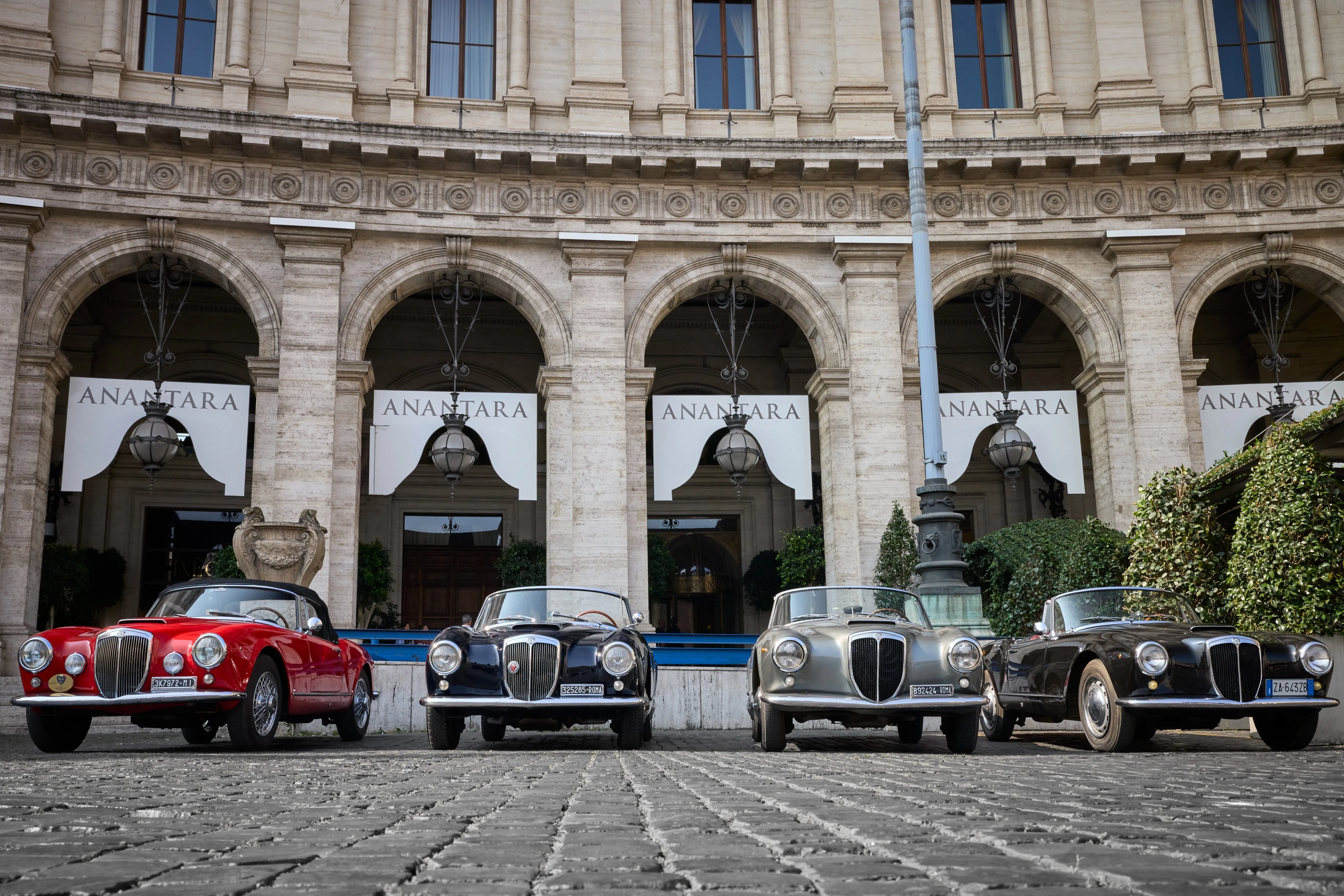 650696-Anantara Concorso Roma 2026 - Lancia Aurelia B24 convertibles and Anantara Palazzo Naiadi Rome Facade-768355-original-1770651297