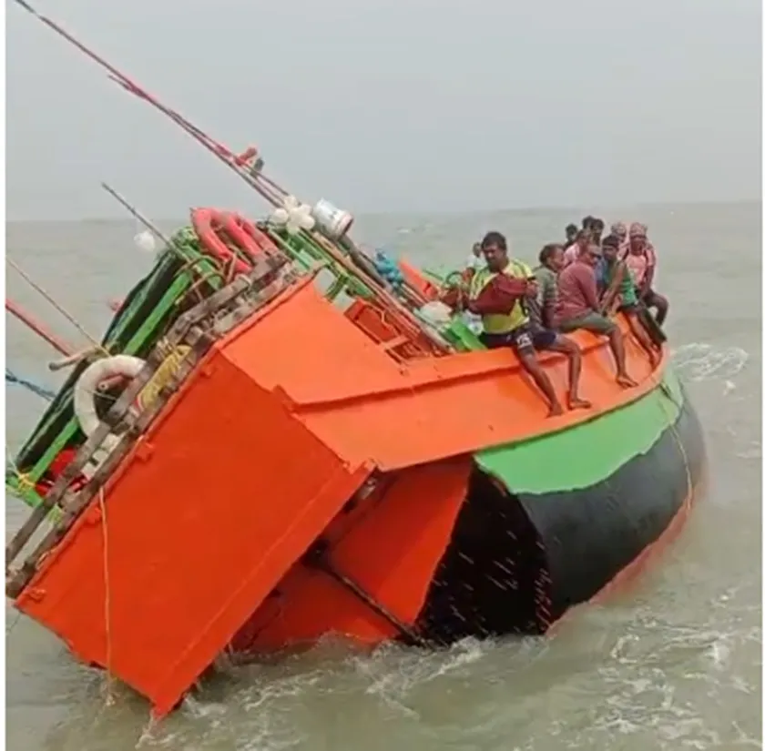 Troller Capsized