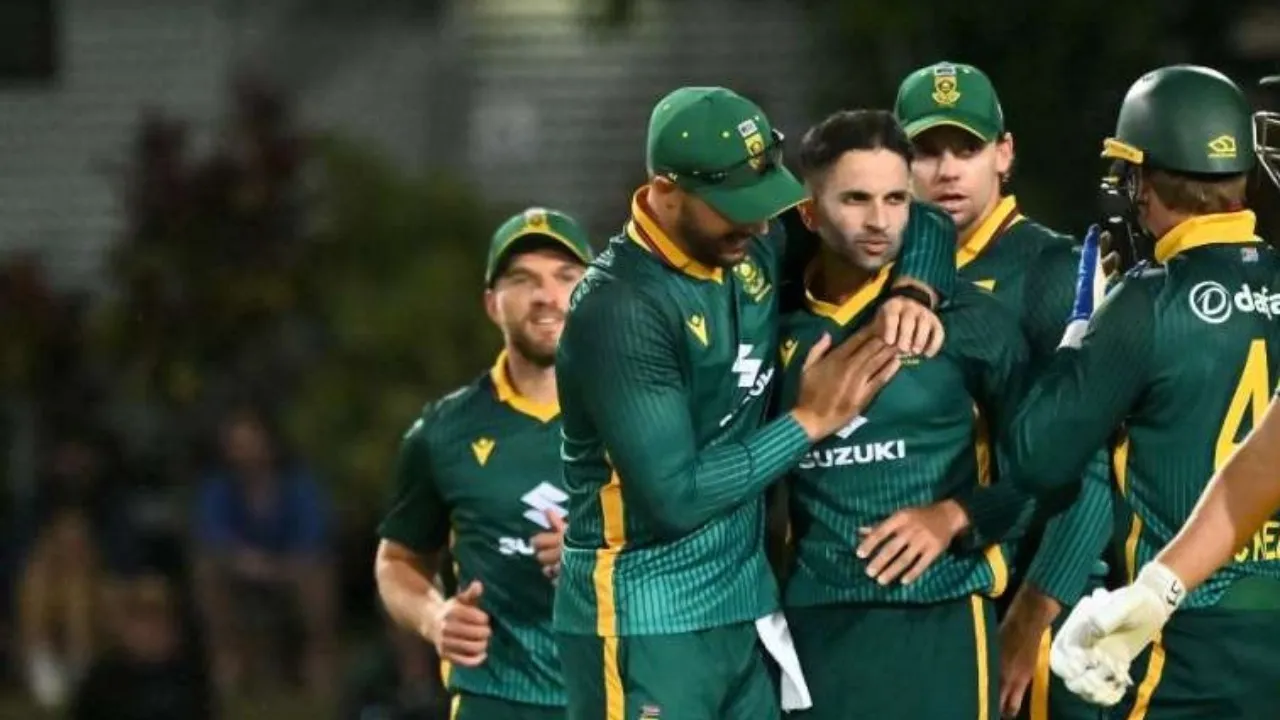 Keshav Maharaj (1)