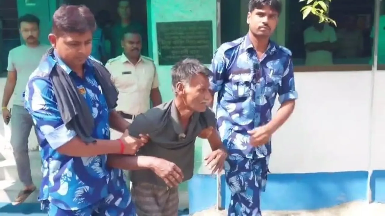 sexually assaulting,kultali,neighbour arrested, pocso,south 24 parganas news,bengali news today,কুলতলিতে নাবালিকাকে যৌন নির্যাতন দাদু গ্রেফতার, কুলতলির খবর,দক্ষিণ ২৪ পরগনার খবর