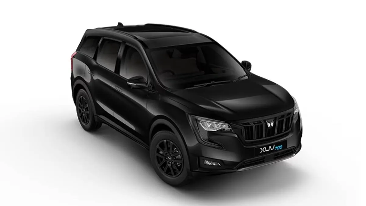Mahindra XUV700 Ebony 4