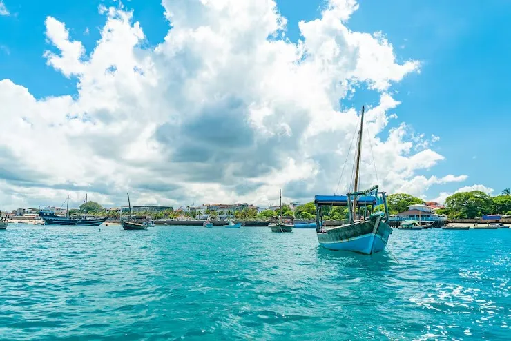stone-town-zanzibar-december-22-2021-boats-port-stone-town-zanzibar-tanzania_1217-4672