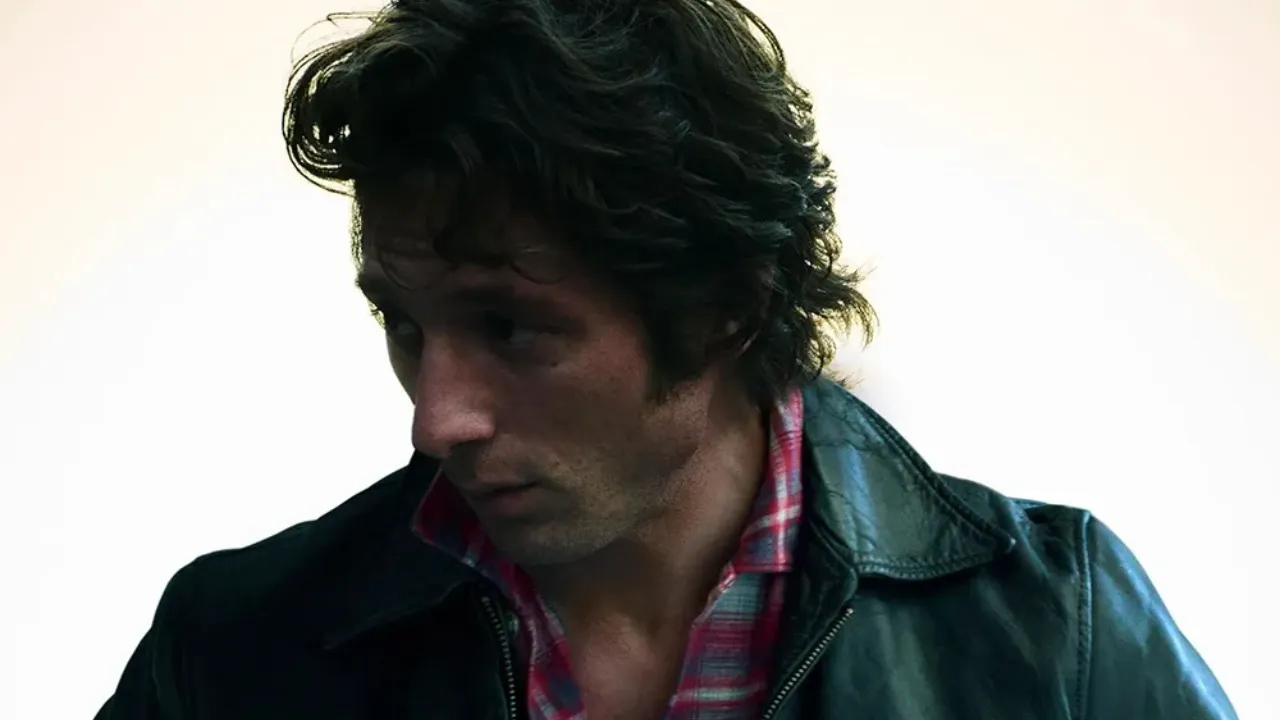 Jeremy Allen playing Bruce Springsteen