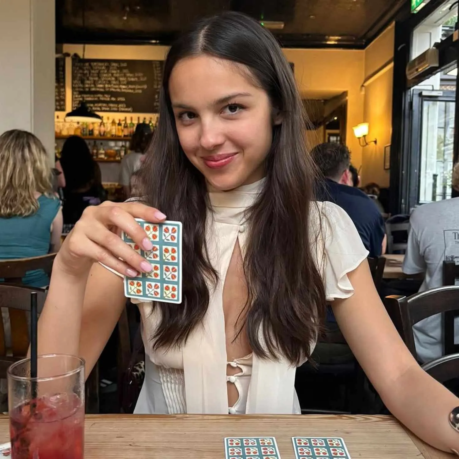 olivia-rodrigo-092325-4-608bff794eaa4221a8eadc905c936c6f