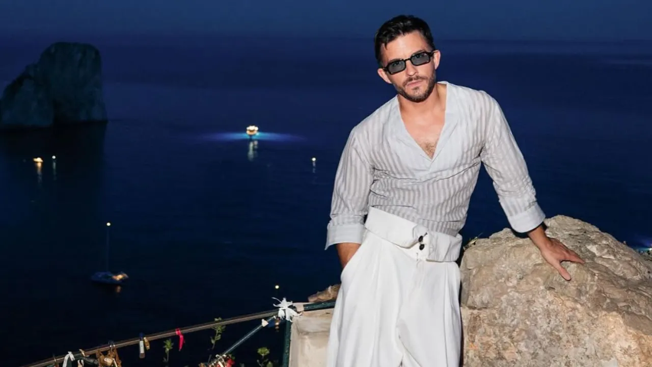 Jonathan Bailey/ Instagram