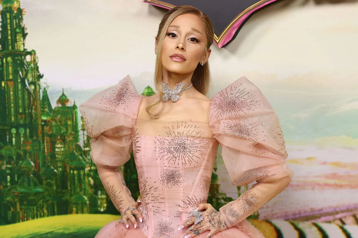 Ariana-Grande-092925-a996252dc9474d42a1171974b7514ad9