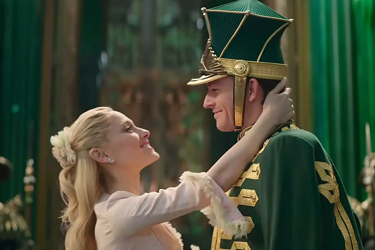 wicked-for-good-ariana-grande-jonathan-bailey-112625-550733e3bc634ff18fea9c80973609d3