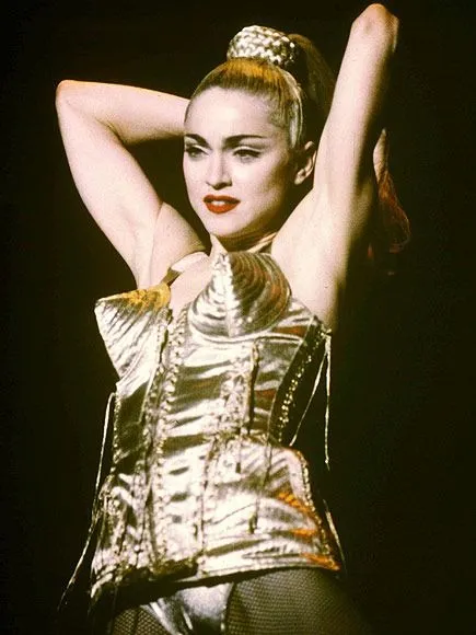 madonna-435-114-b29d40b3dff94887b8413e4b9e4d2589