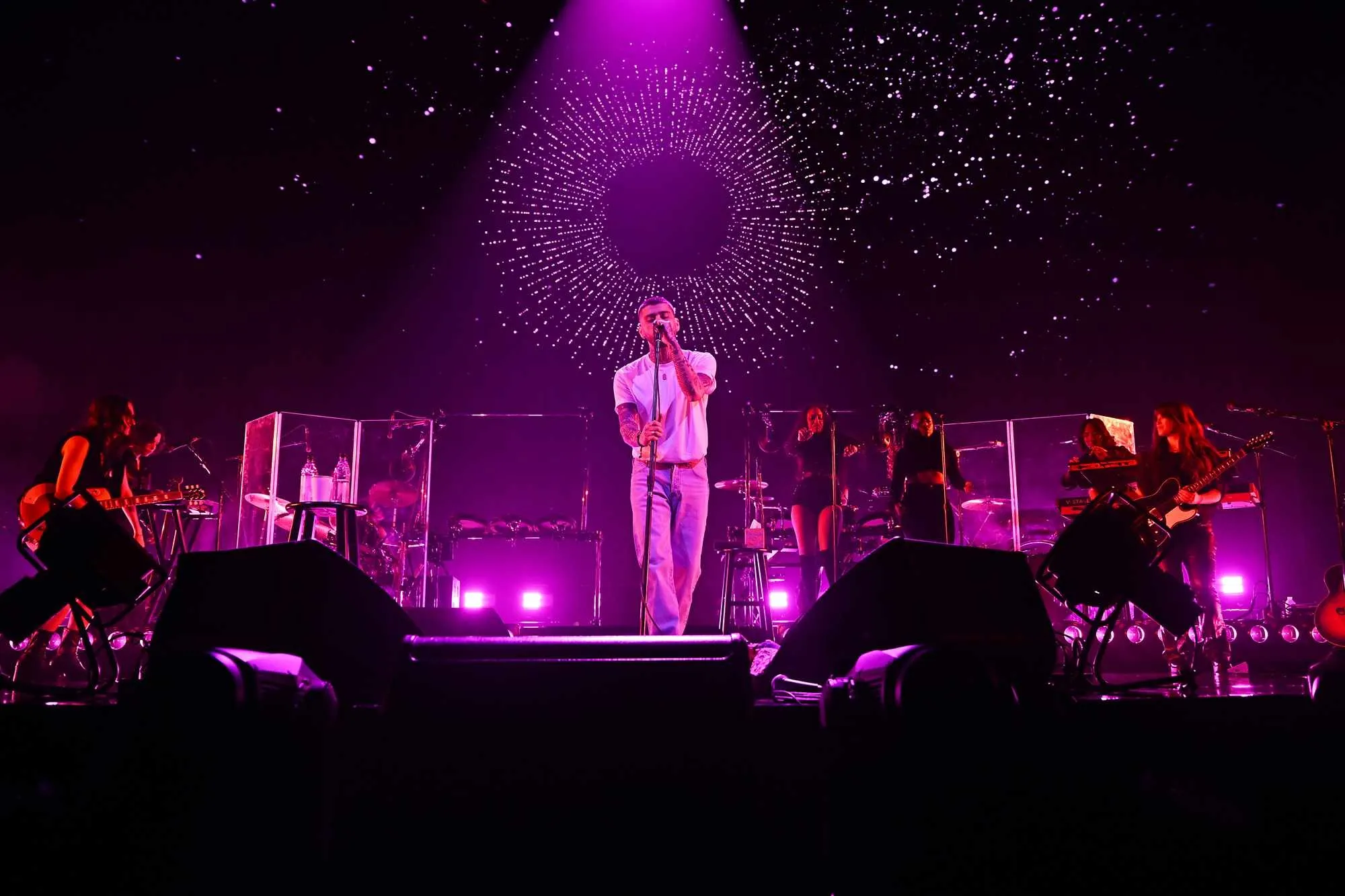 ZAYN-performs-the-first-night-of-his-residency-at-Dolby-Live-012126-2-5091b210f75c4f278c5bf2f2baab6b46