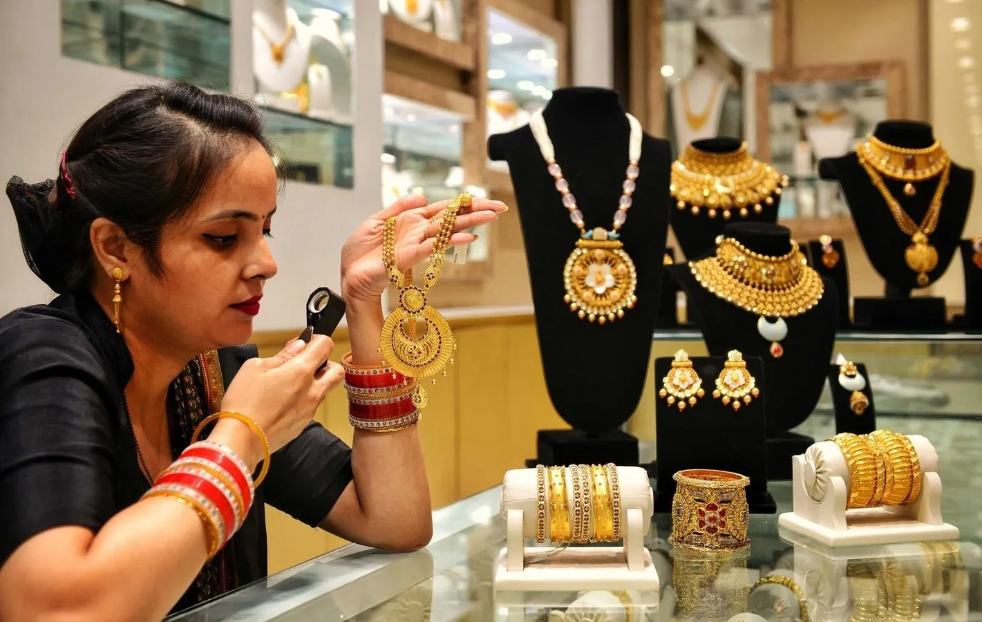 Gold-Jewellery-