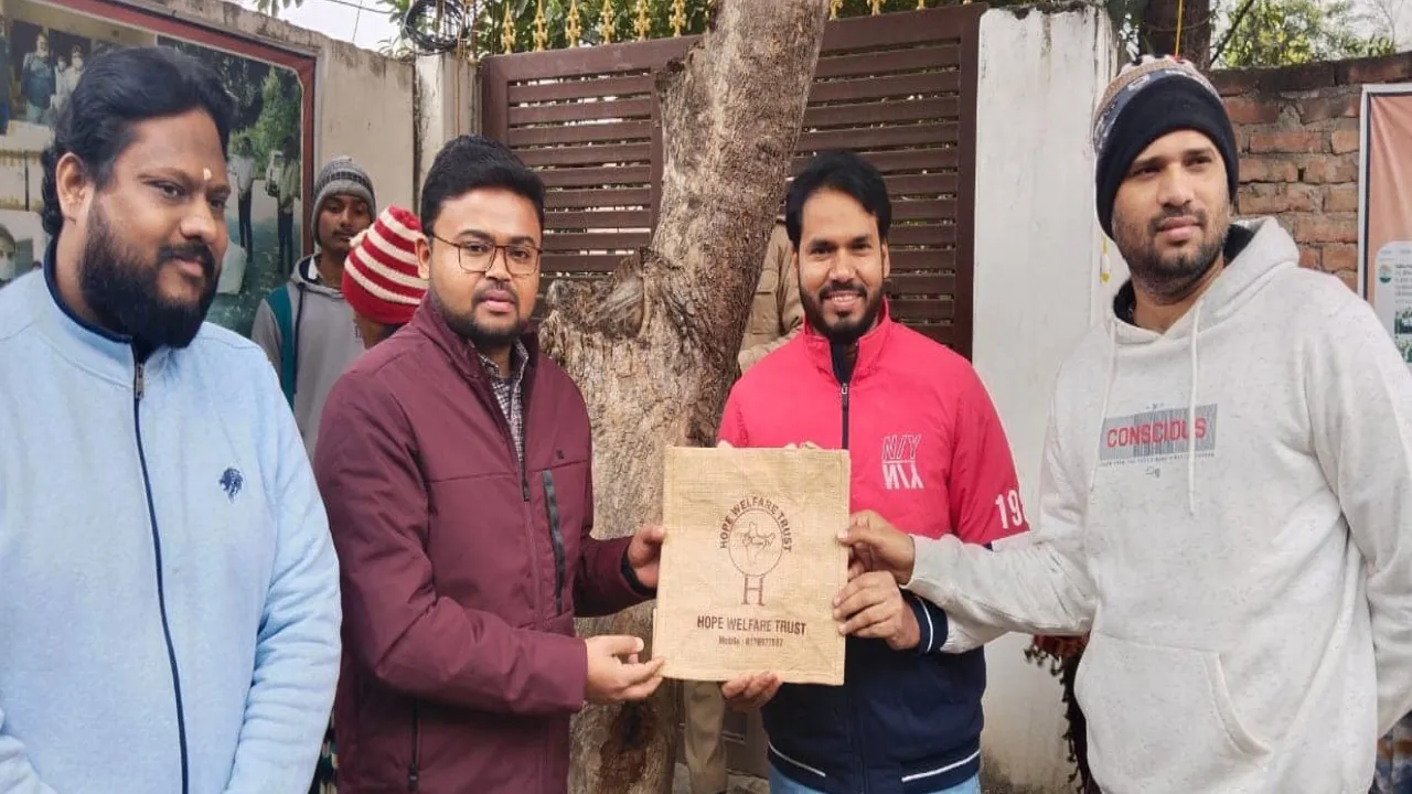 clothes design playing businesses in Banaras