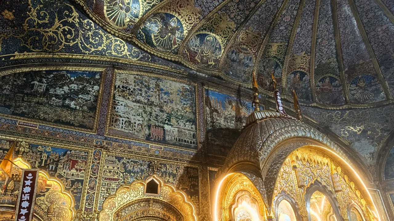 jaintemplesofolddelhi