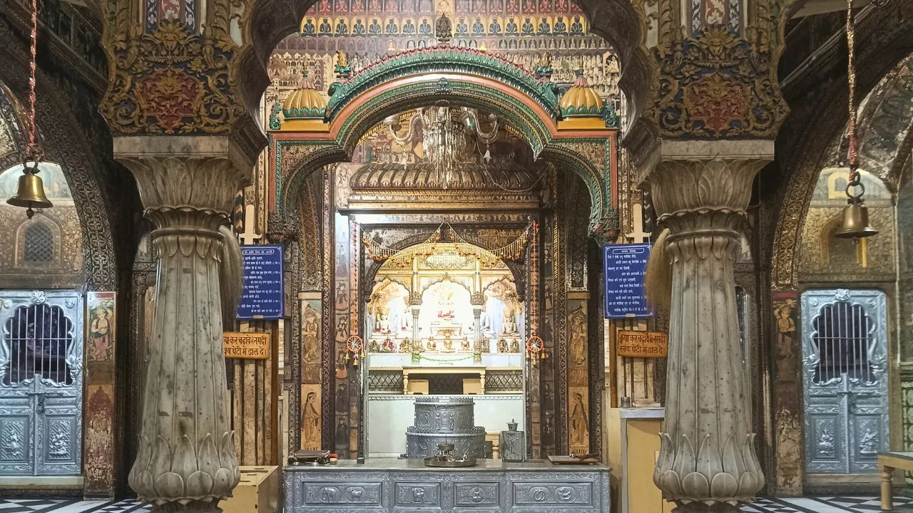 jaintemplesofolddelhi