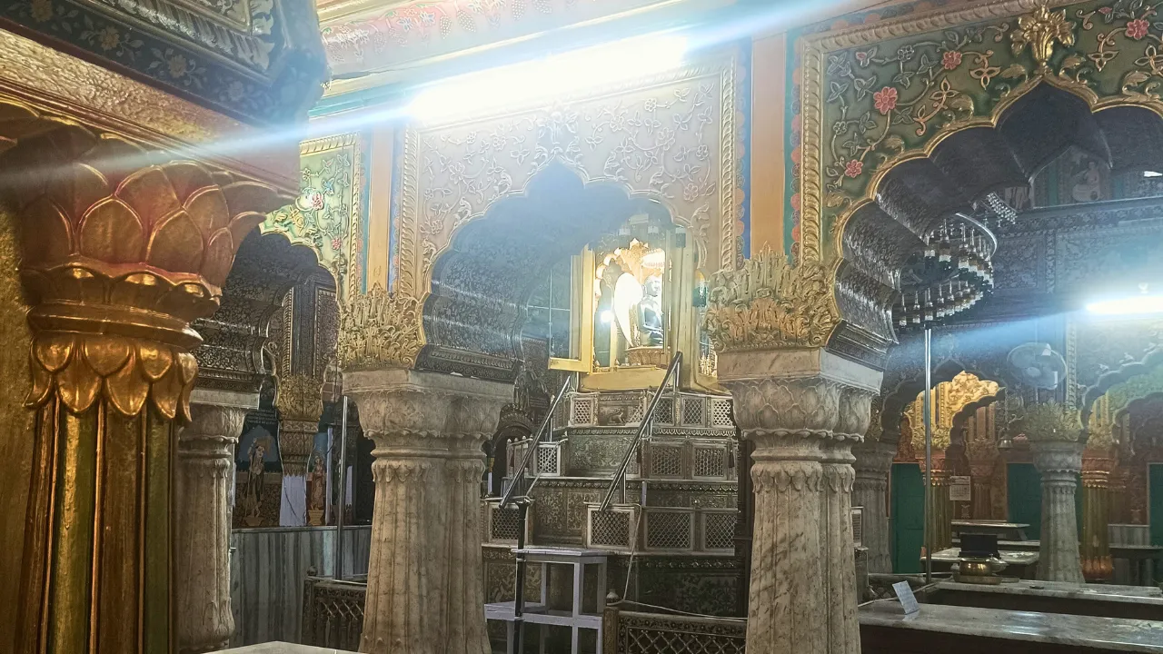jaintemplesofolddelhi
