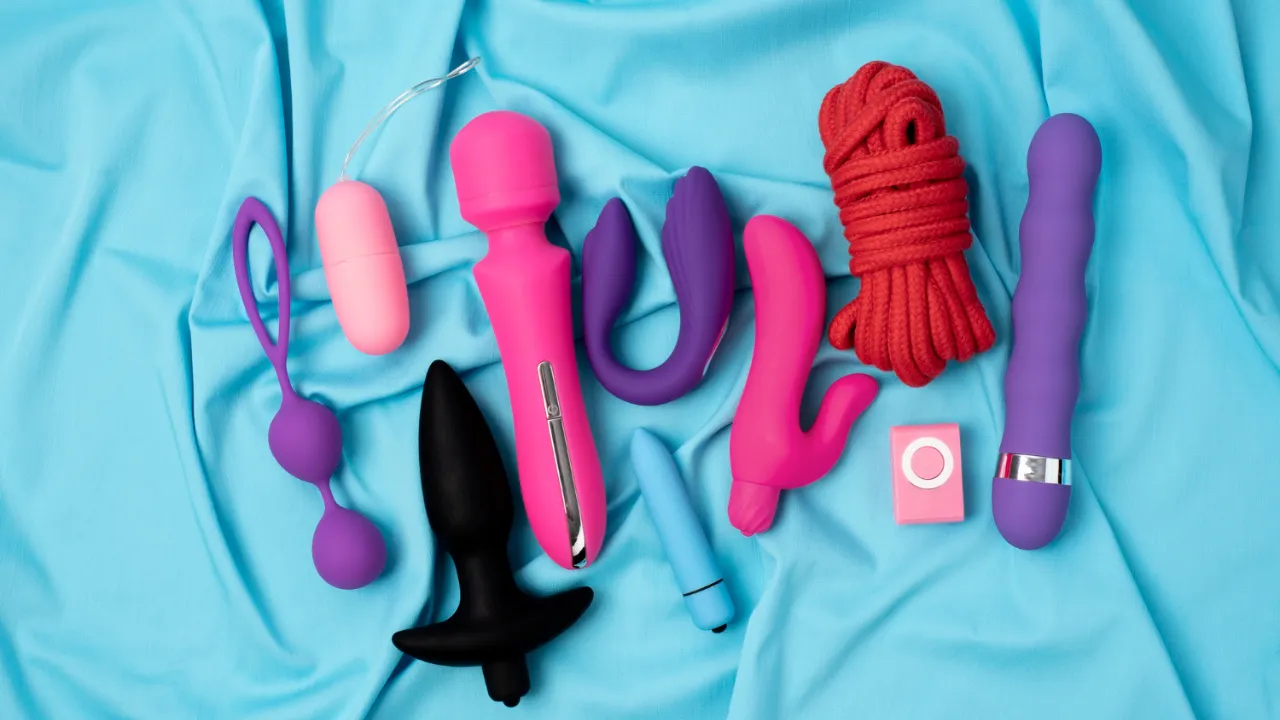 Leezus Sexual Wellness Brand (2)