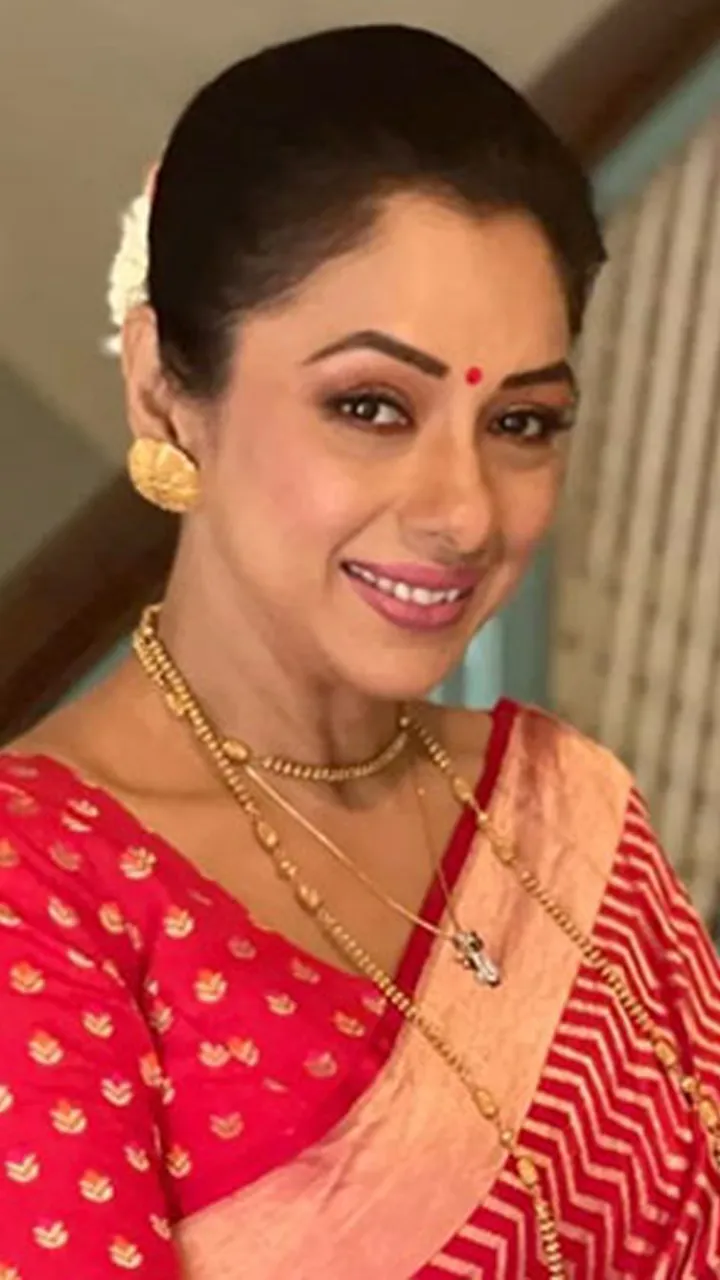 Rupali Ganguly gives a heartfelt reaction on rumours about her quitting Anupamaa (4)