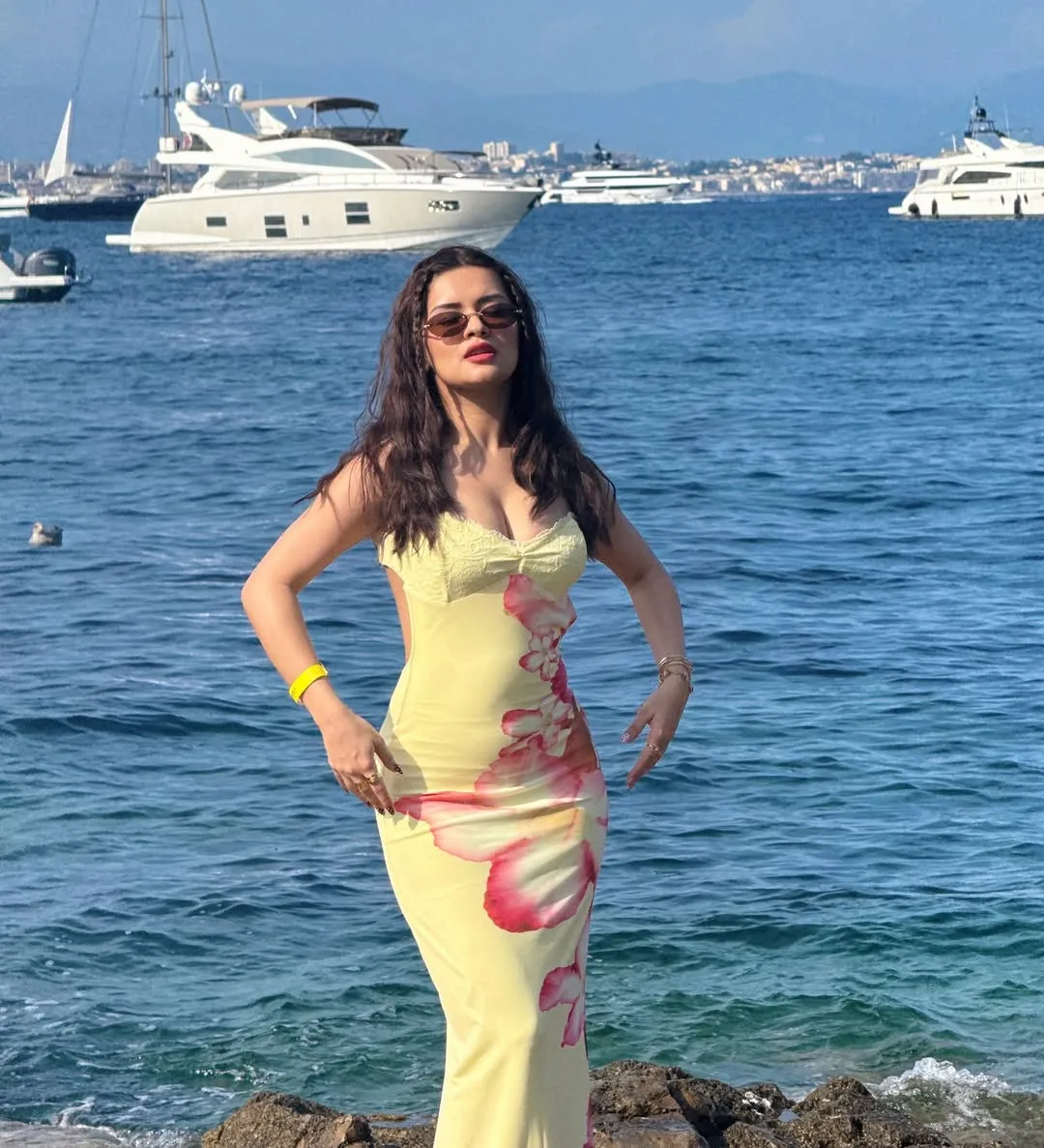 South of France, we gon’ partyThis ain’t some lil’ yachty 🇫🇷💛🌊☀️🍸Wearing @tigermist (2)