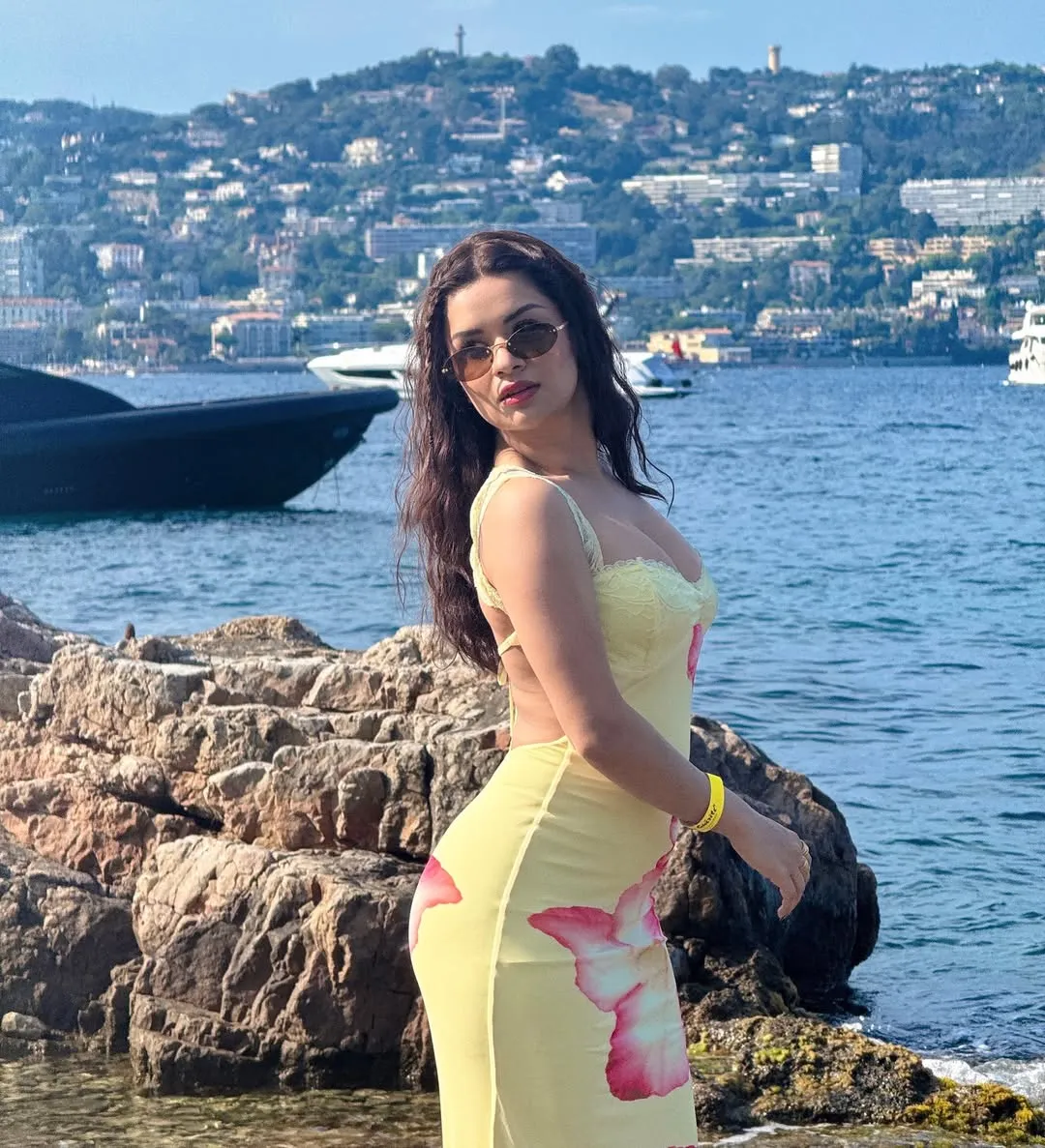 South of France, we gon’ partyThis ain’t some lil’ yachty 🇫🇷💛🌊☀️🍸Wearing @tigermist (1)