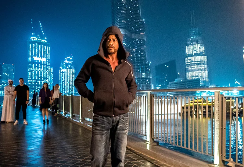 e0Lt1Fzy-Shah-Rukh-Khan---Experiencing-Dubai-Like-Never-Before_0