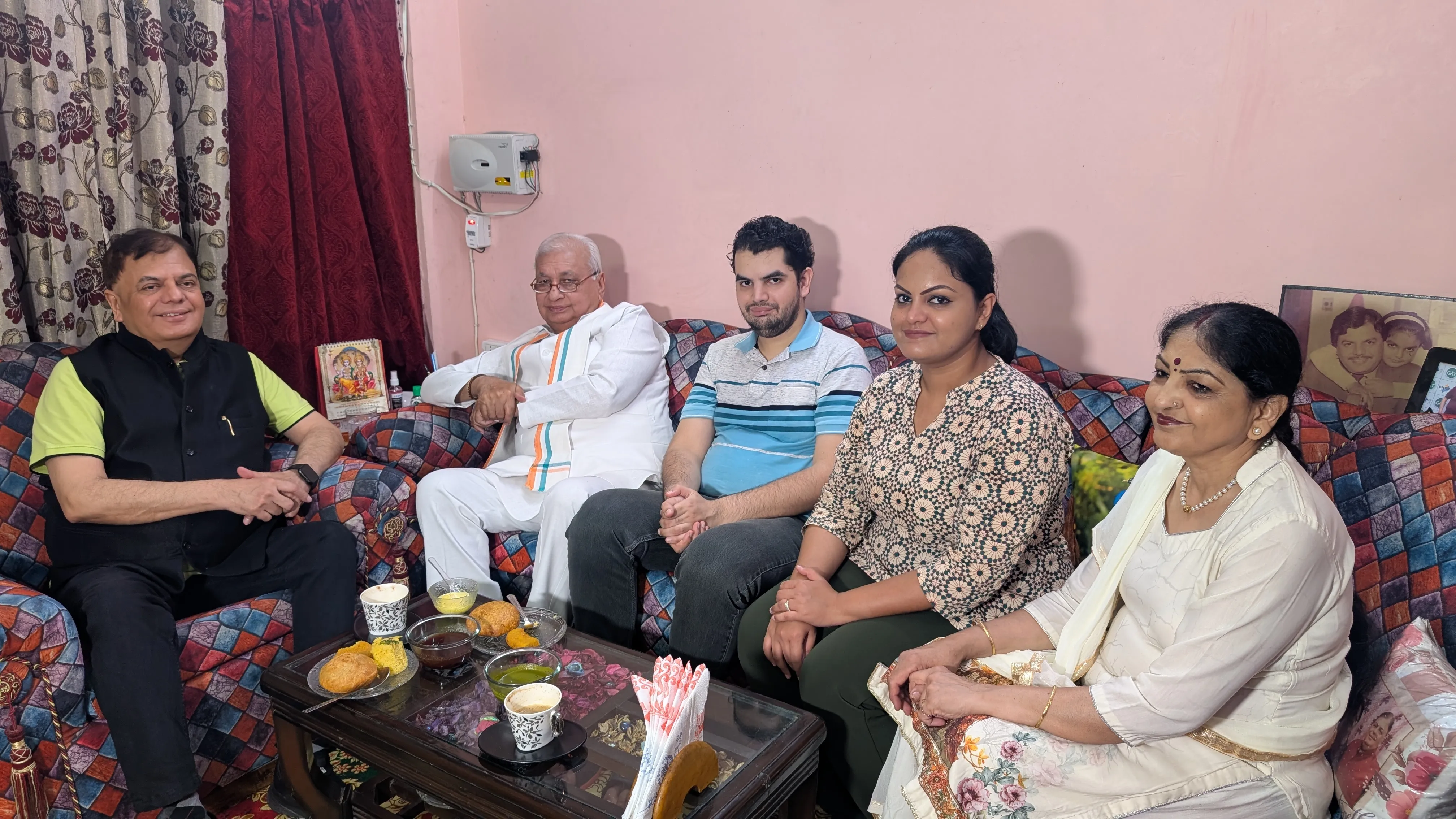 Arif Mohammad Khan at Pradeep Sardana ji home (4)