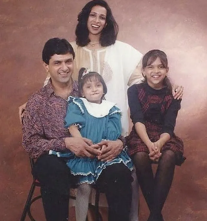 deepika padukone mother and father