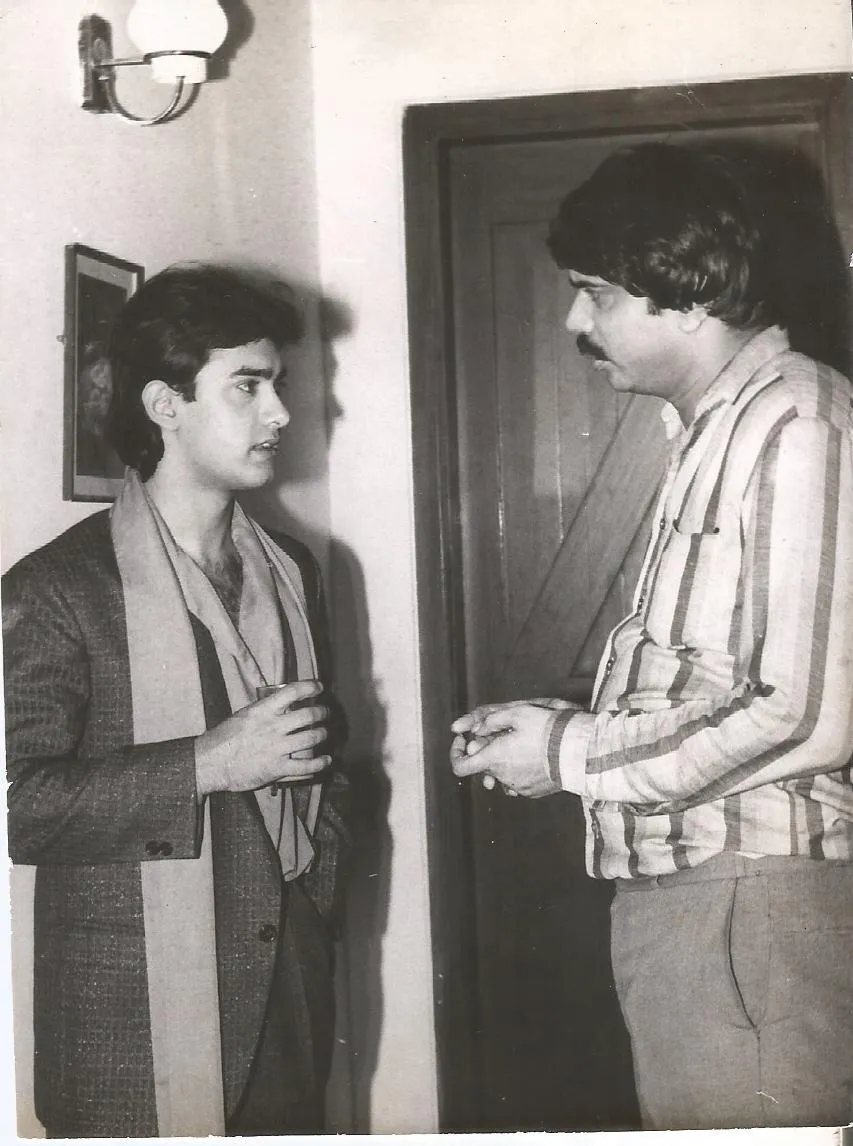 Aamir Khan chats with Chaitanya Padukone during early '90s