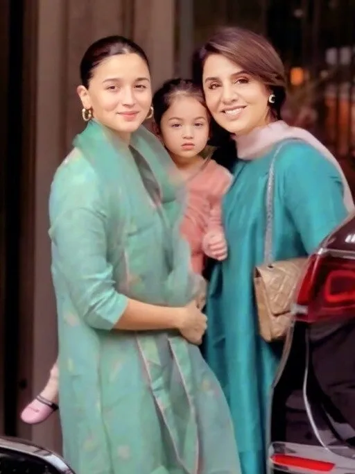 alia-bhatt--raha--neetu-kapoor--kareena-kapoor-celebrate-raksha-bandhan-2024-190846900-3x4
