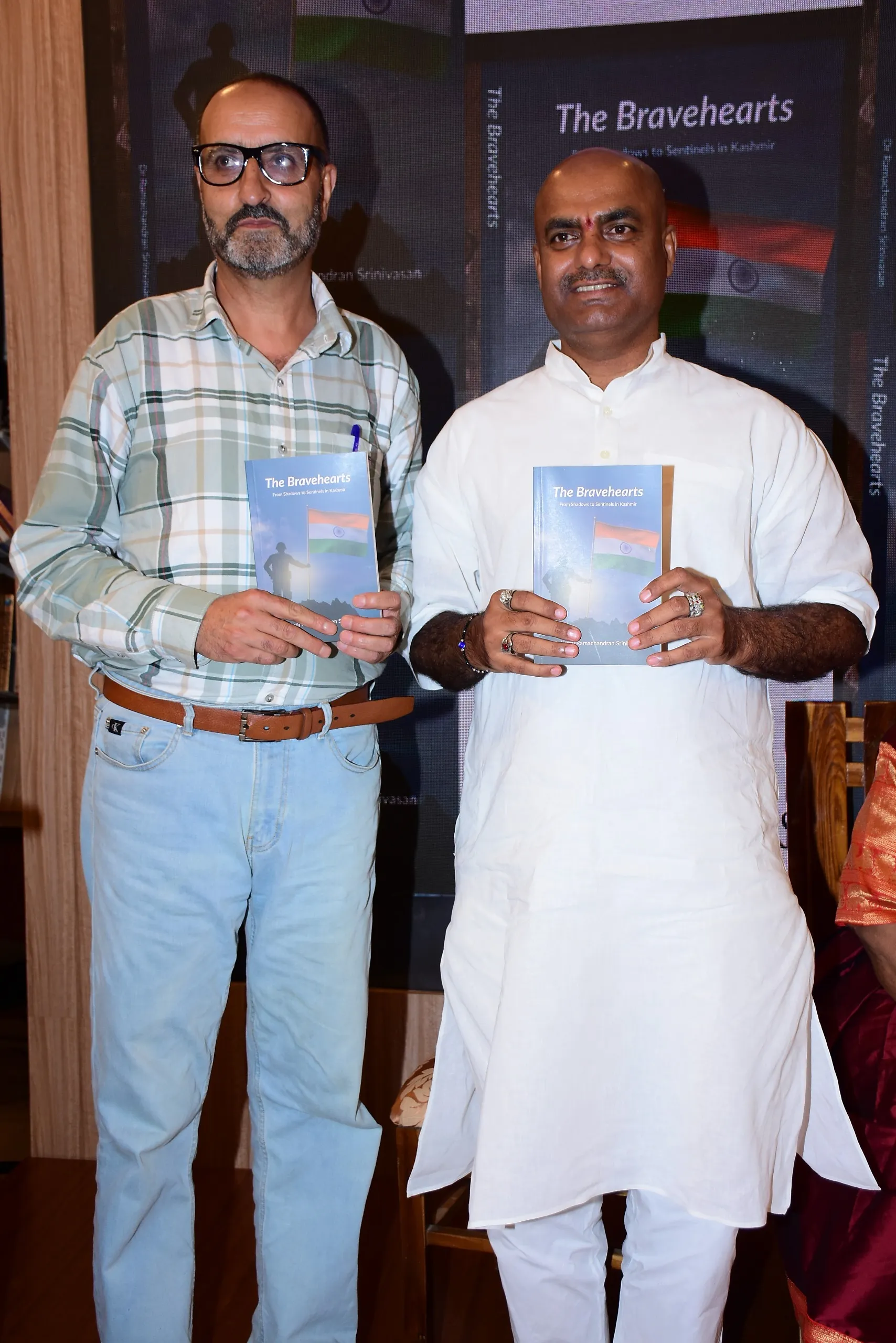 Raveena Tandon releases the book The Bravehearts by author Ramachandran Srinivasan (10)