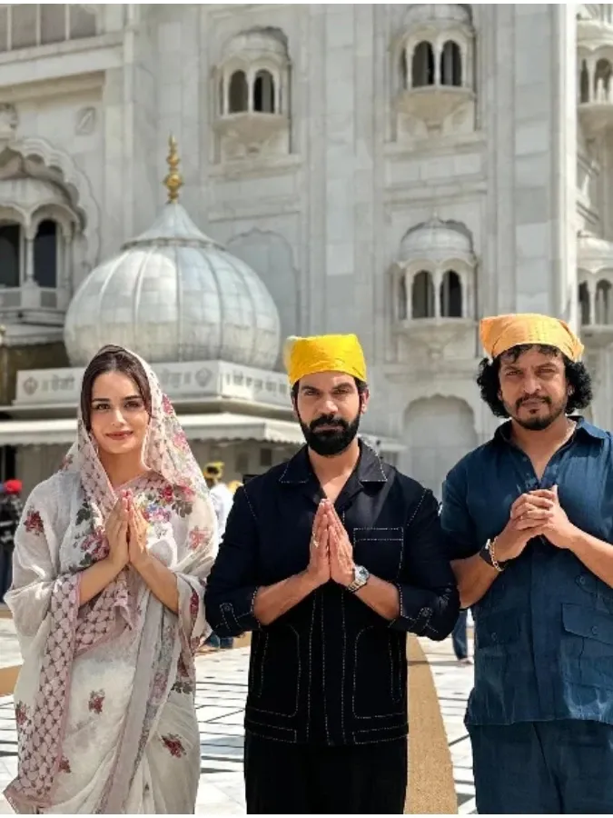 rajkummar-rao--manushi-chillar-092753895-3x4
