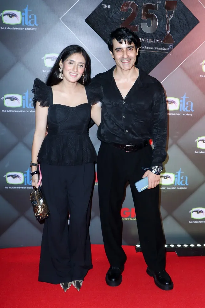052. Gautam Rode with Pankhuri Rode IMG_8944