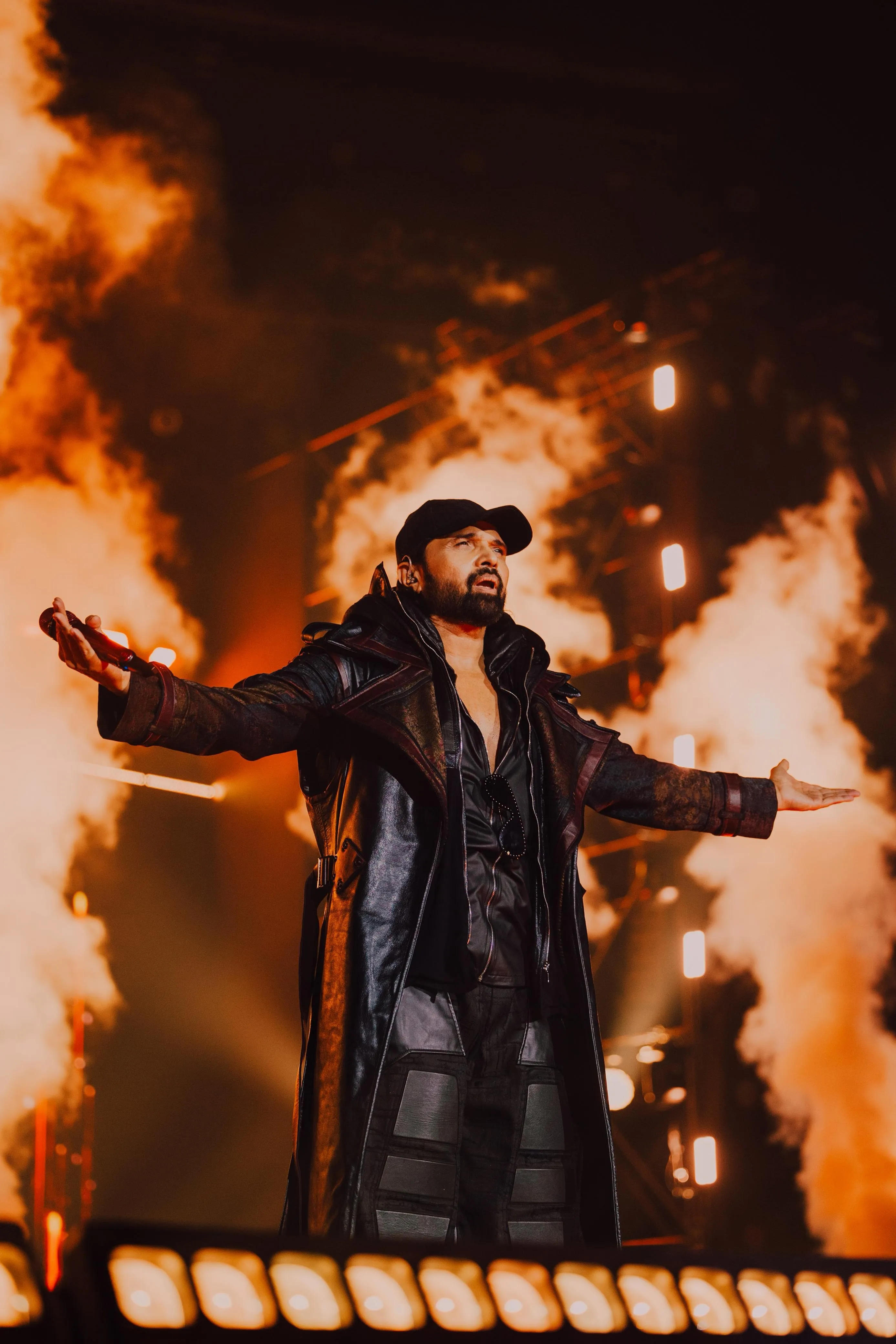 Himesh Reshammiya Turns the Stadium into a Nightclub Leaves Over 30 000 Fans Spellbound (16)