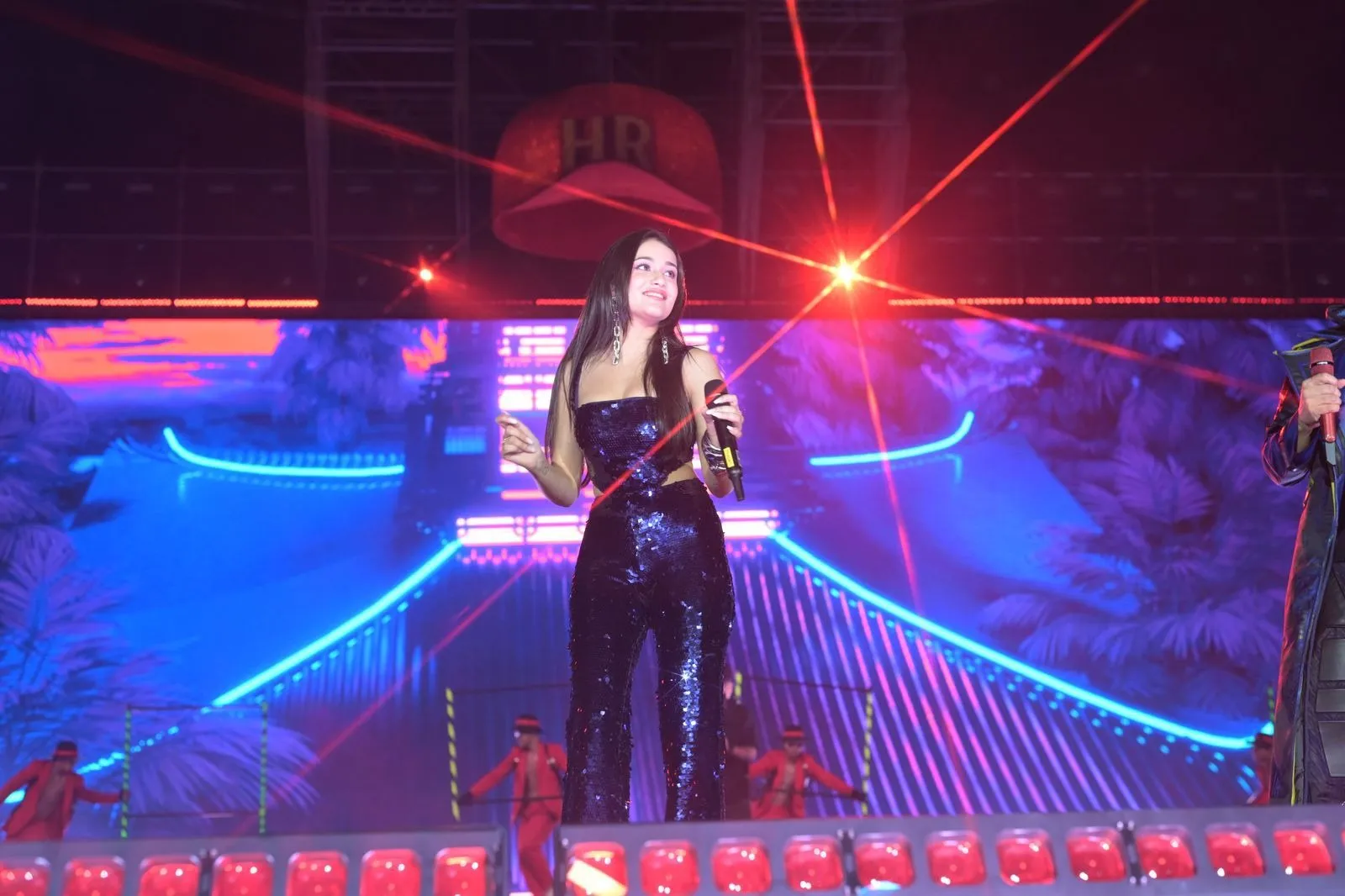 Gen Z Sensation Pragati Nagpal Steals the Show at Himesh Reshammiya Capmania in Delhi (4)