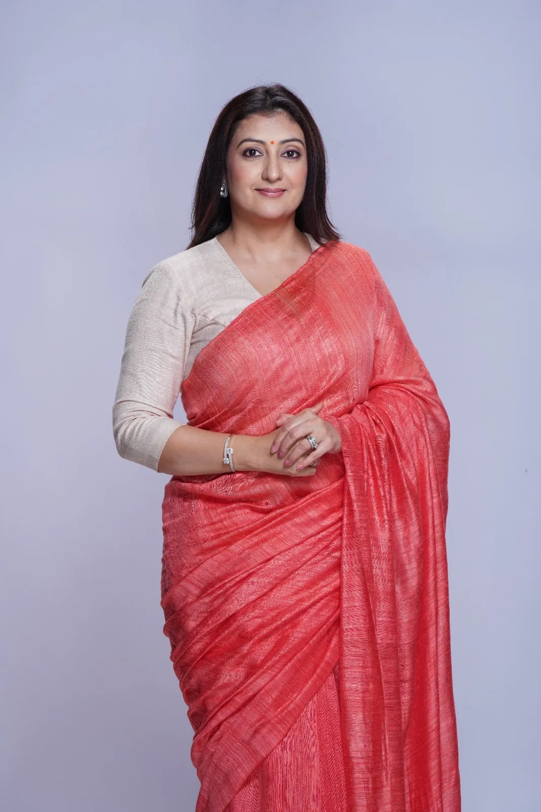 Juhi Parmar will host Zee TV show Kahaani Har Ghar Ki which gives women a chance to share their stories and struggles (3)