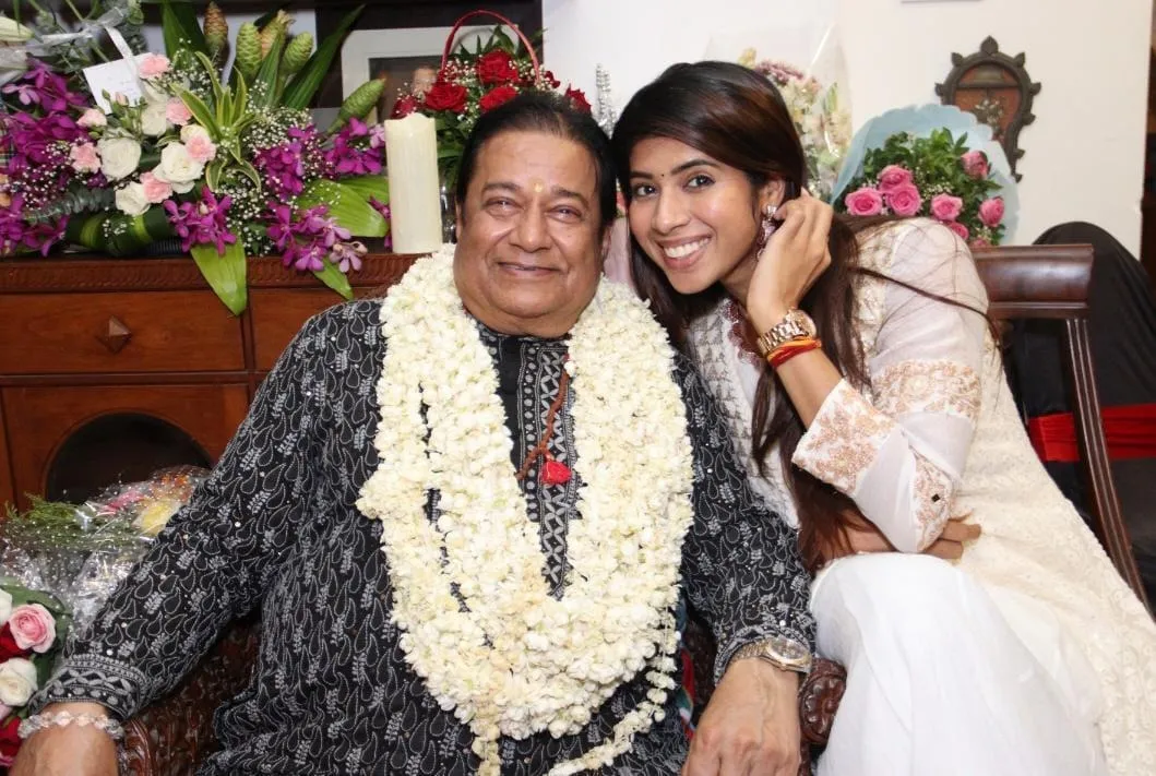 Actress Tejal Kishore ( Vanvaas) greets  Bday Boy Anup Jalota
