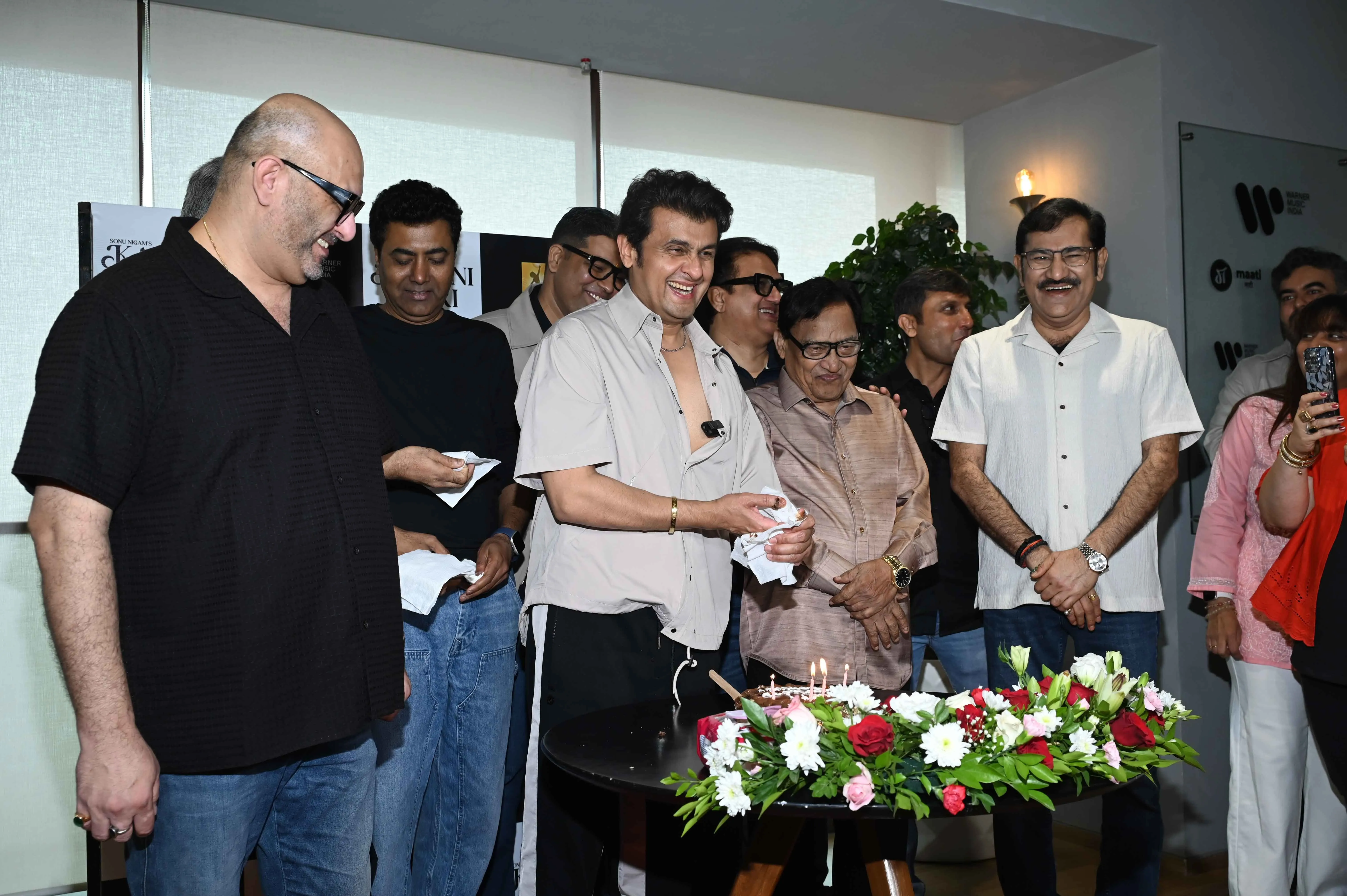 011. Raju Singh, Sonu Nigam, with Sudesh Bhosale, Rajkumar Singh NZ6_7974
