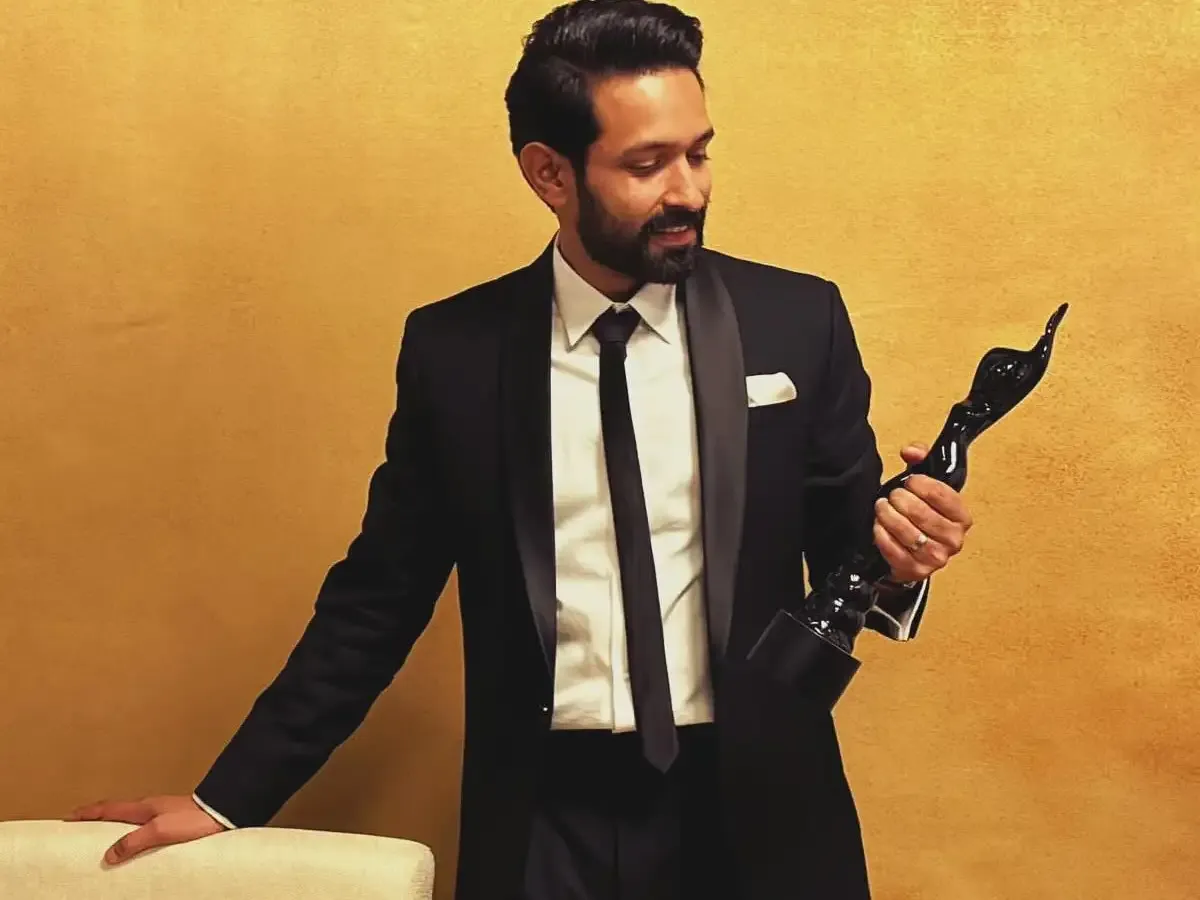 manojkumarsharmafilmfarevikrantmassey21706697466