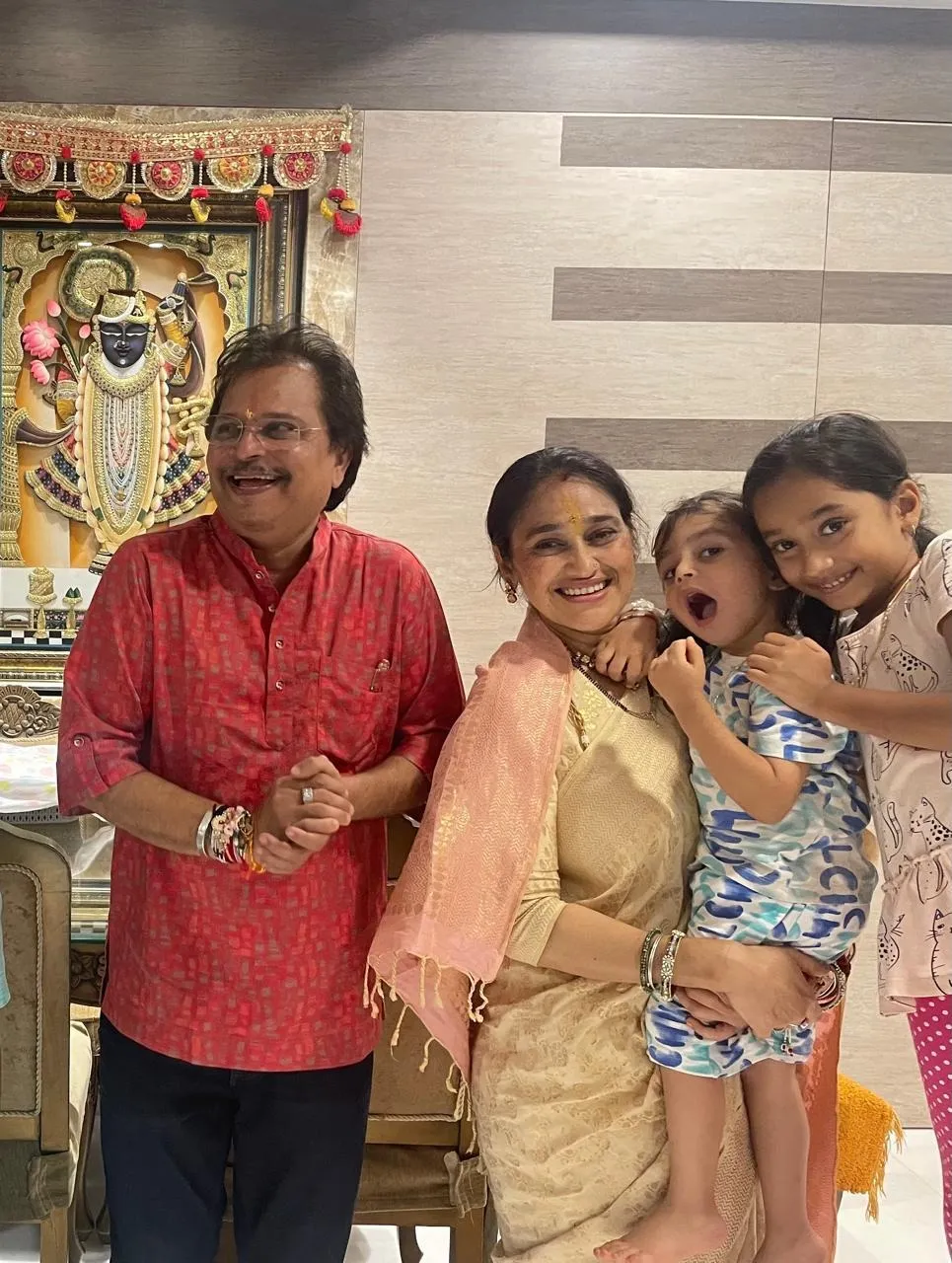 Asit Modi visits Disha Vakani house (1)