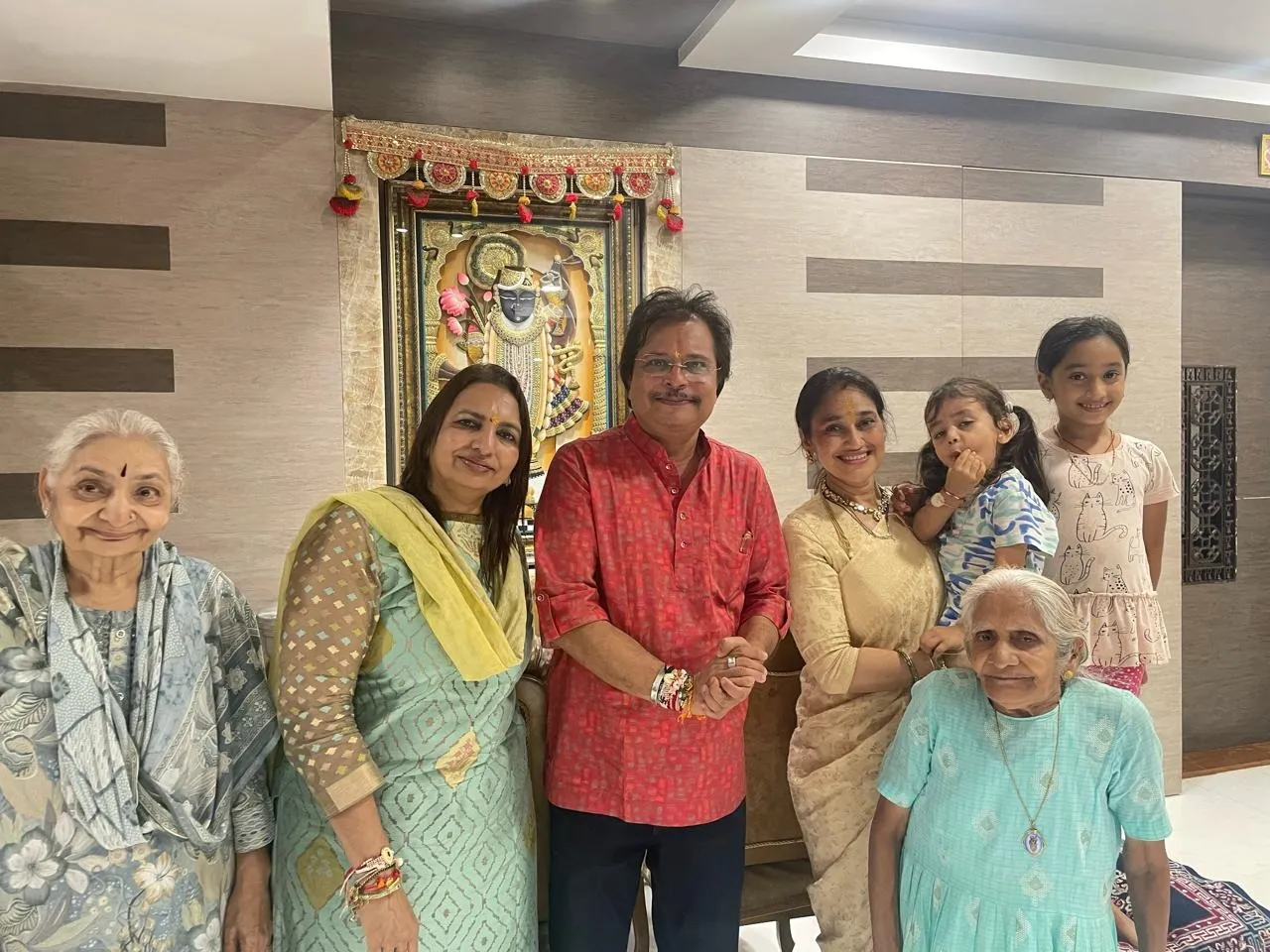 Asit Modi visits Disha Vakani house (3)