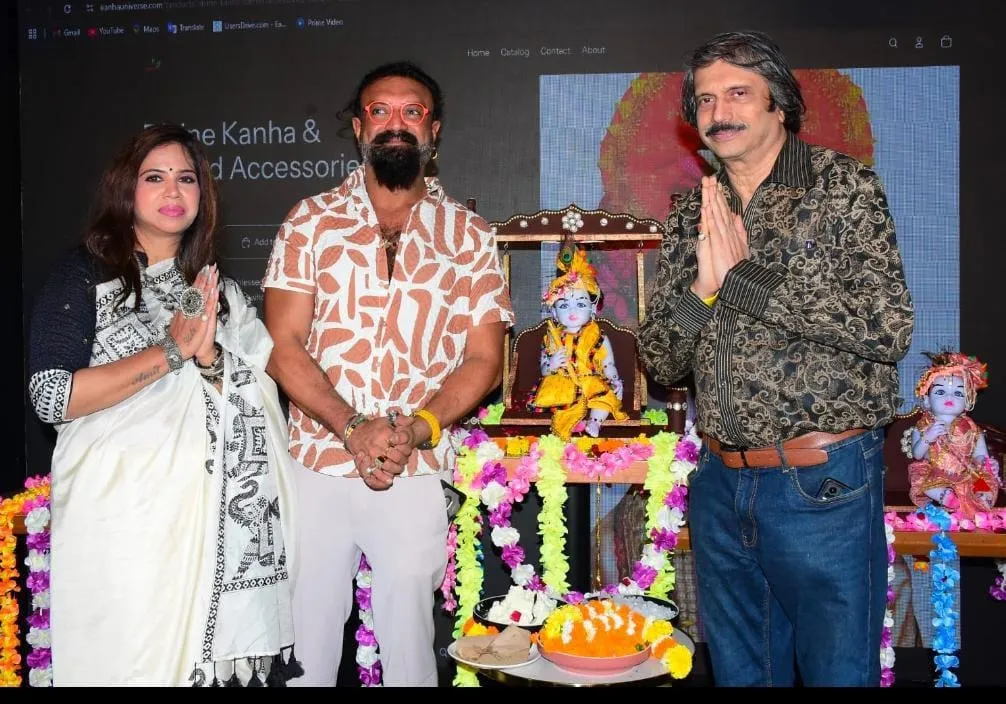 Jahnvi Doshi and Kaushik Thakkar with senior film journalist Chaitanya Padukone