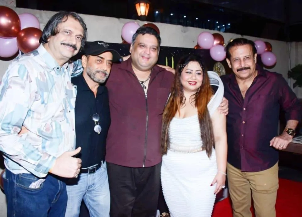 Chaitanya Padukone with Pankaj Berry, Ashwin Kaushal, Eram Faridi and Adi Irani
