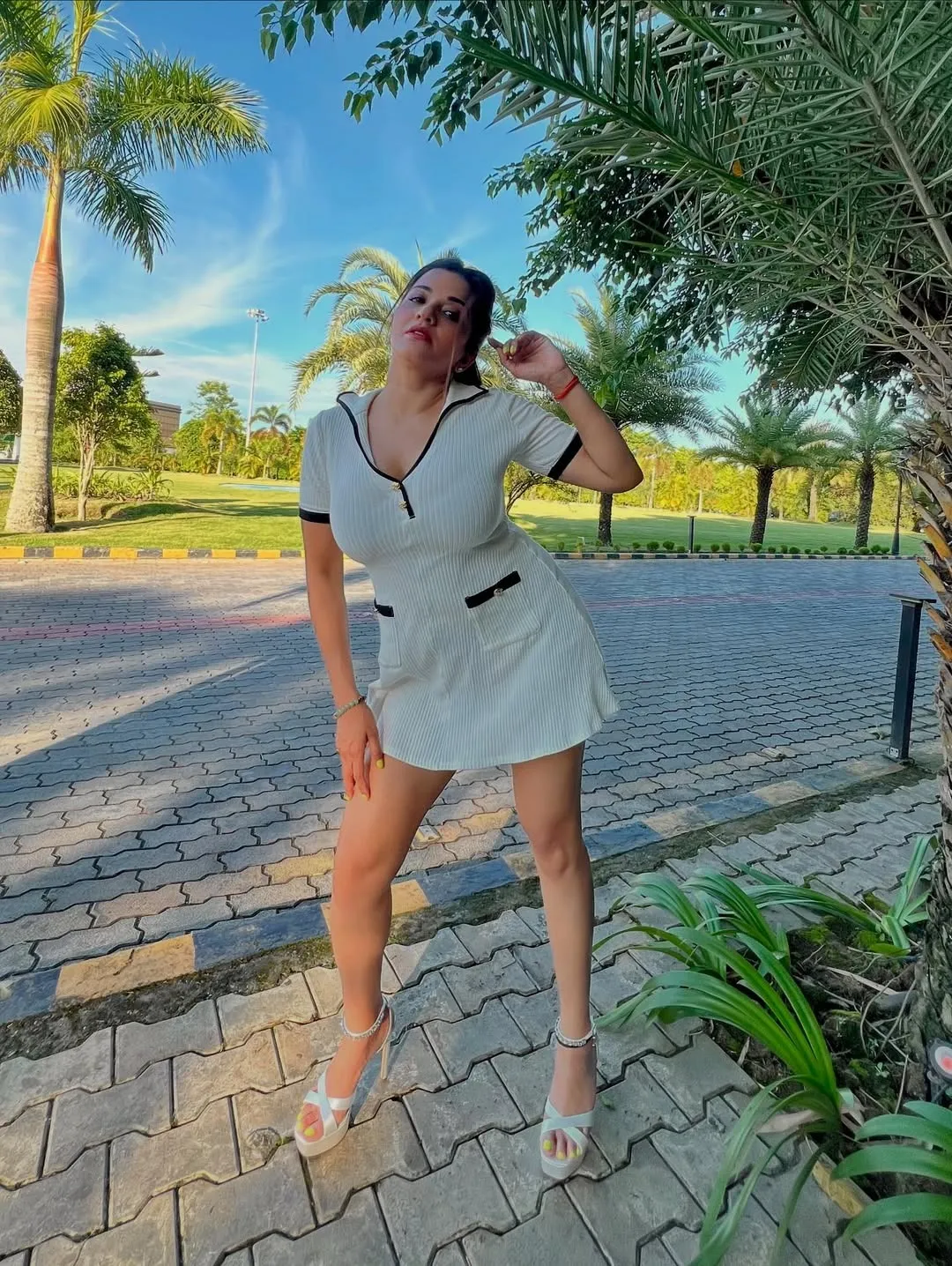 Wrapped In Snow White Dreams 🧿🧿🧿…. (4)